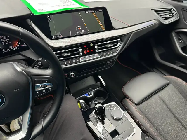 BMW 2 Series view 18