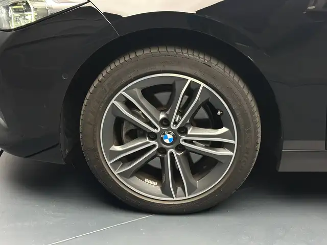 BMW 2 Series view 9