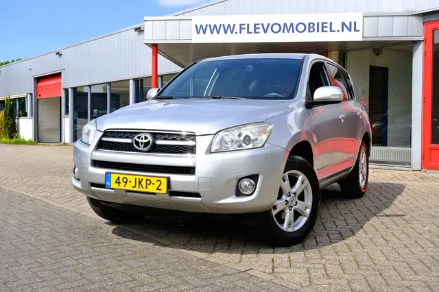 Toyota RAV4 2.0 VVTi 4WD Dynamic Aut. Leder|Clima|PDC|LMV