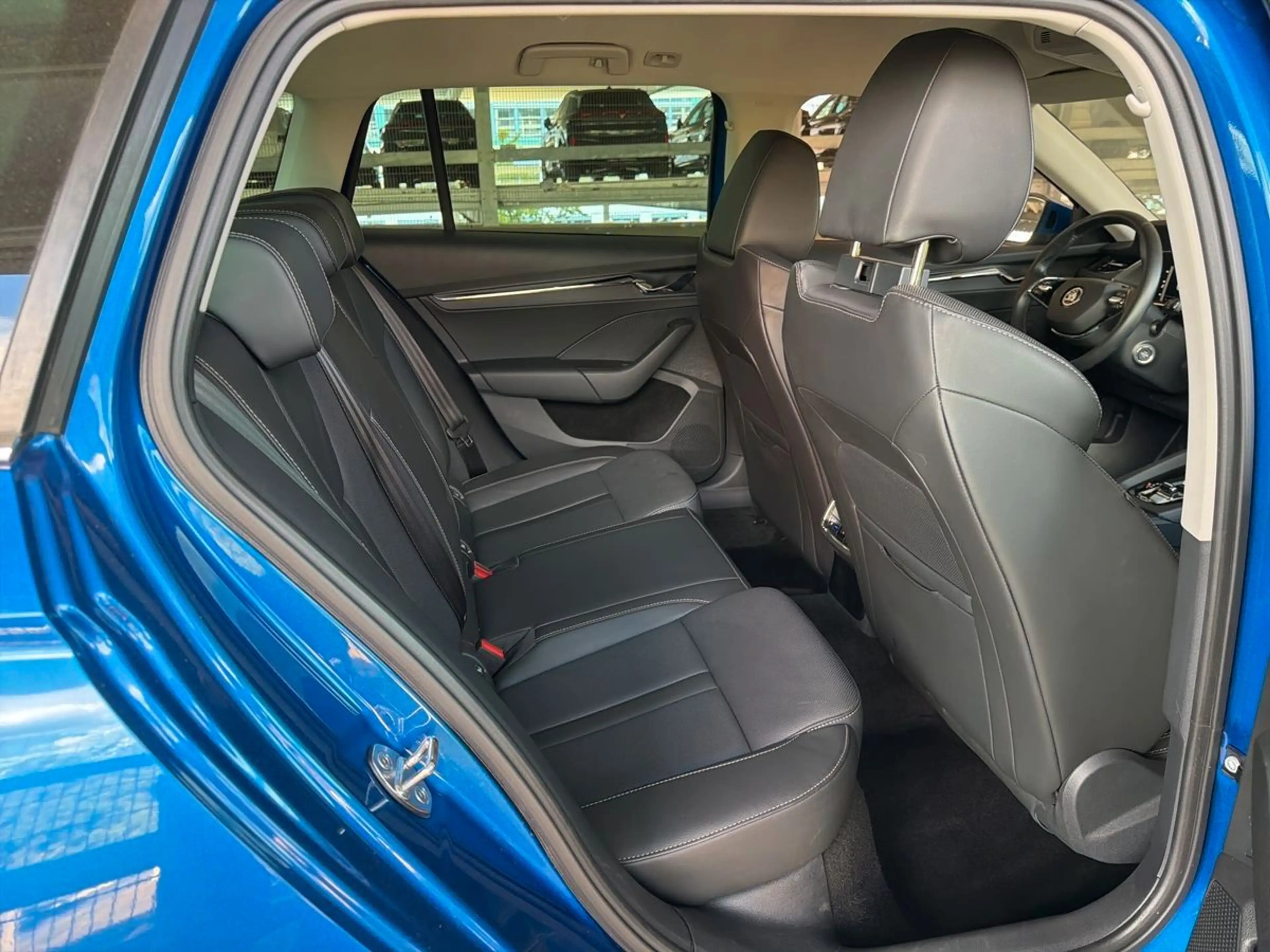 Skoda Octavia Combi Style 4x4 HeadUp/Leder/LED/AHK/1Hd — photo 7