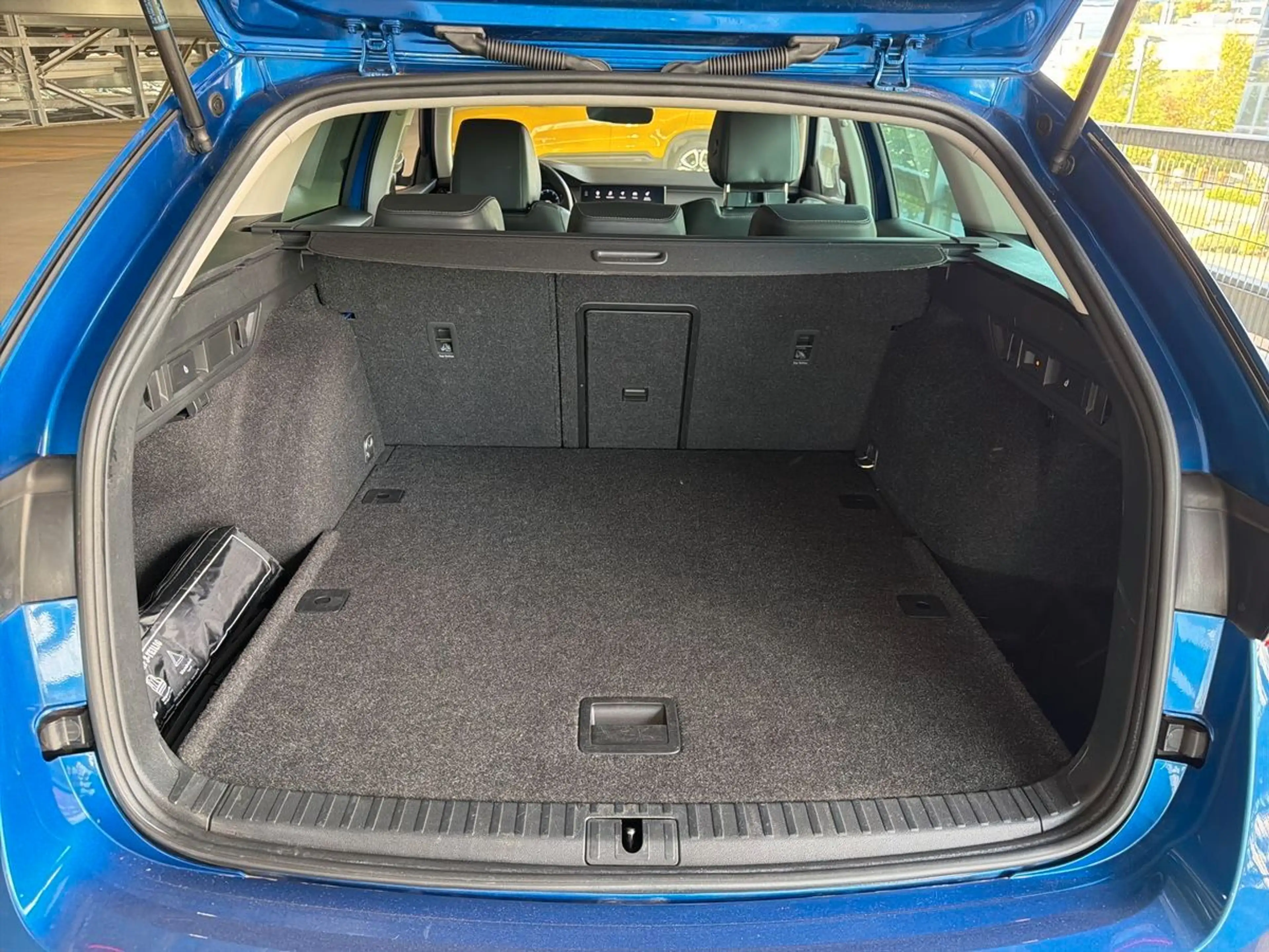 Skoda Octavia Combi Style 4x4 HeadUp/Leder/LED/AHK/1Hd — photo 8