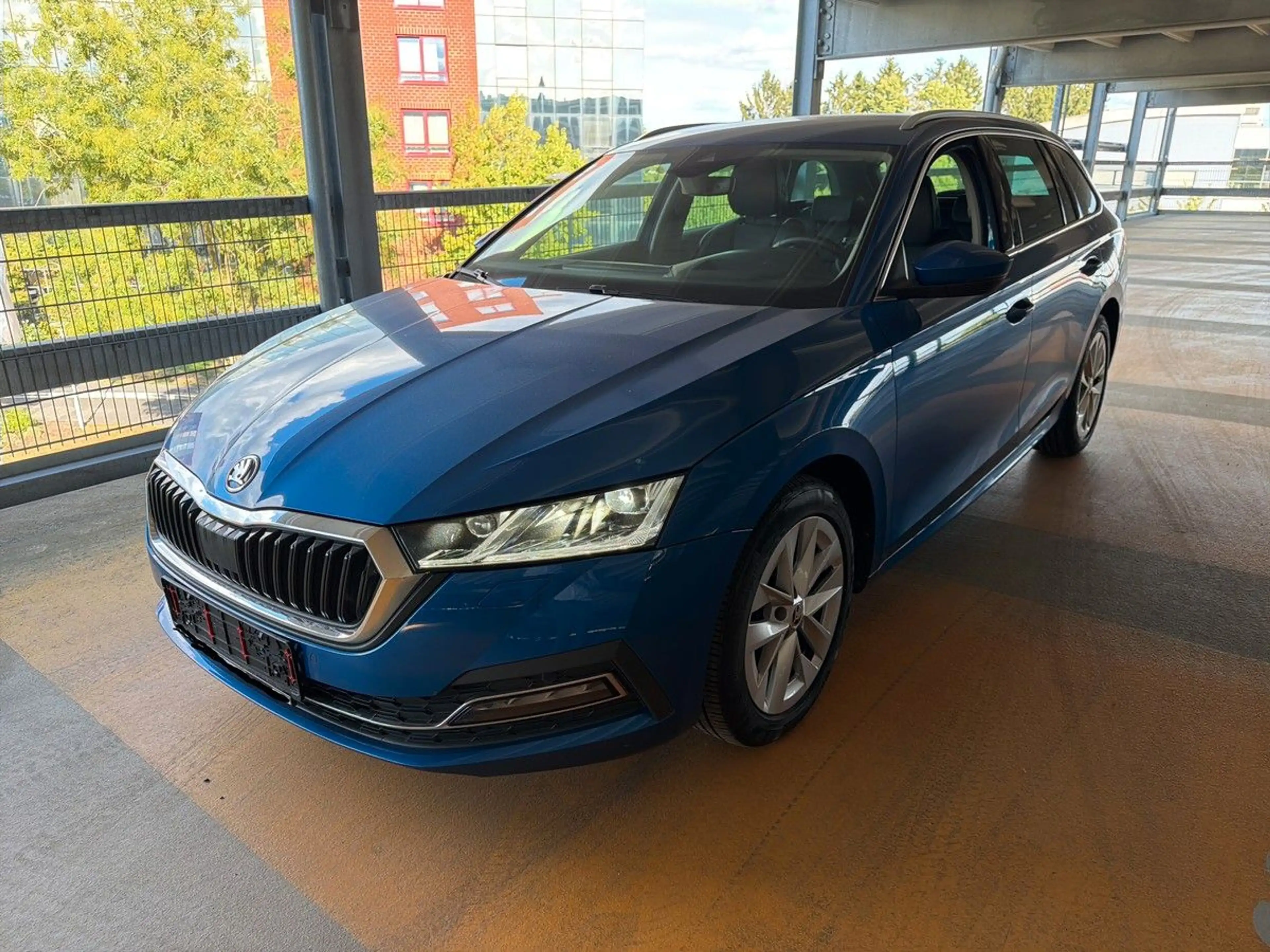 Skoda Octavia Combi Style 4x4 HeadUp/Leder/LED/AHK/1Hd
