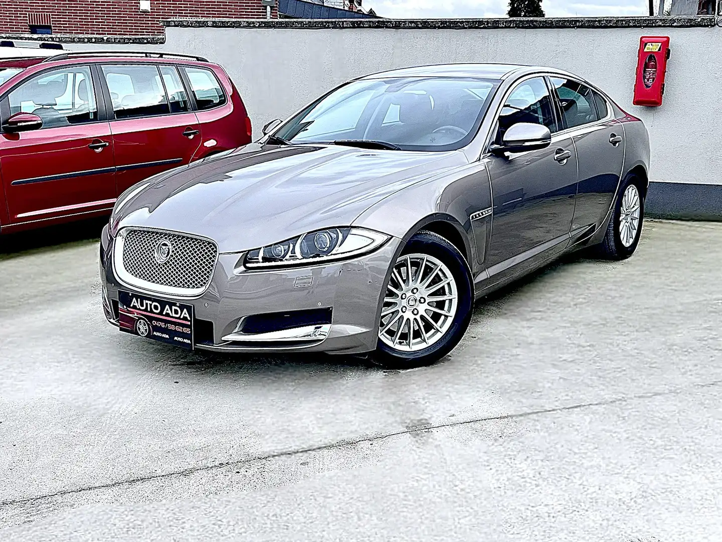 Jaguar XF 2.2 D--AIRCO--CUIR--GARANTIE 12 MOIS-- Gris - 2