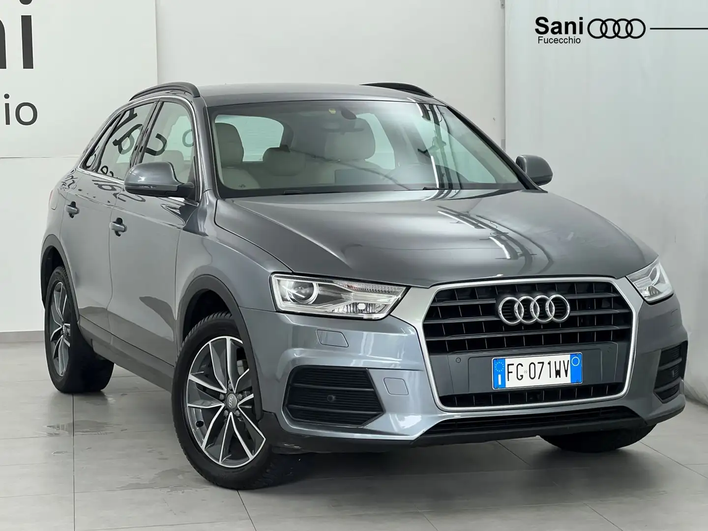 Audi Q3 Q3 2.0 tdi Business 120cv Grijs - 1