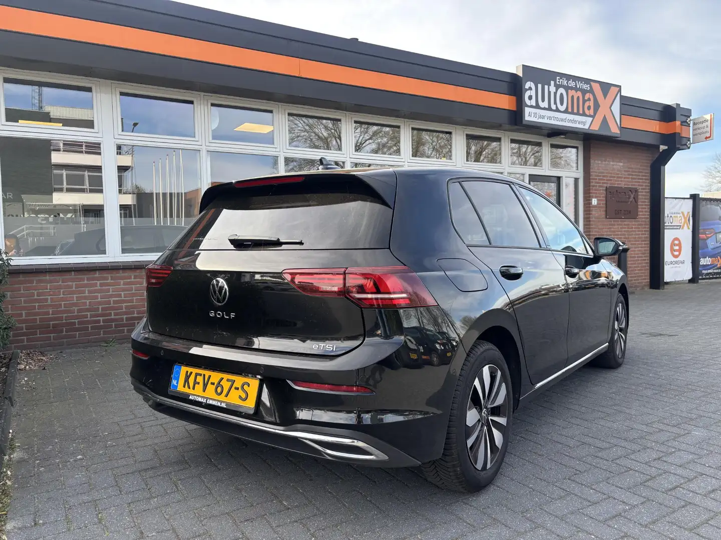 Volkswagen Golf 1.5 eTSI Oranje Edition Carplay - Stuur en Stoelve Zwart - 2