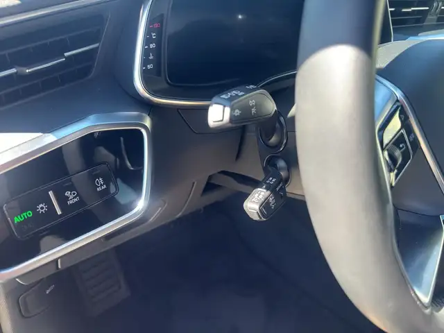 Audi A6 view 12