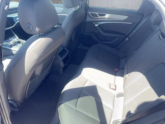 Audi A6 view 11