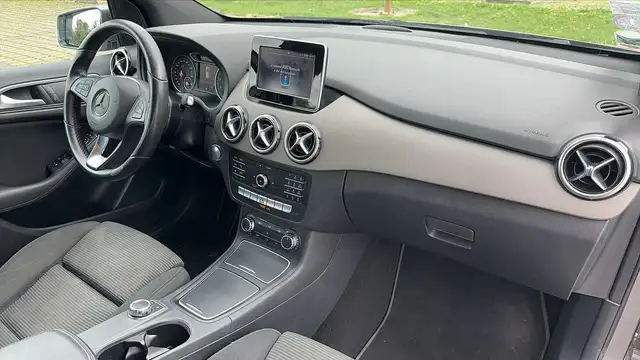 Mercedes-Benz A-Class view 10