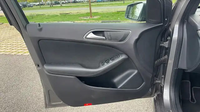 Mercedes-Benz A-Class view 7