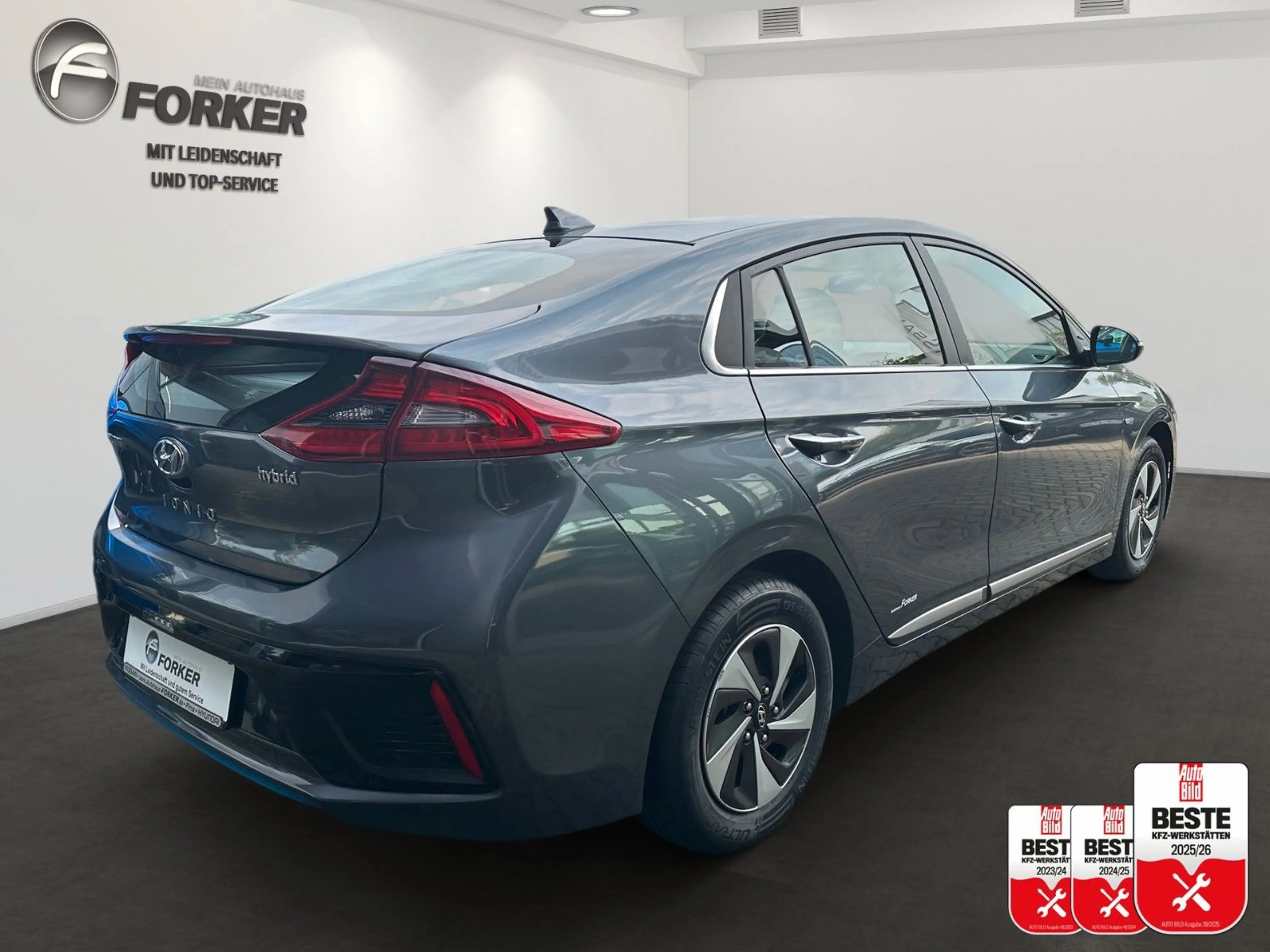 Hyundai IONIQ Ioniq Hybrid Style Bi-Xenon Navi — photo 3
