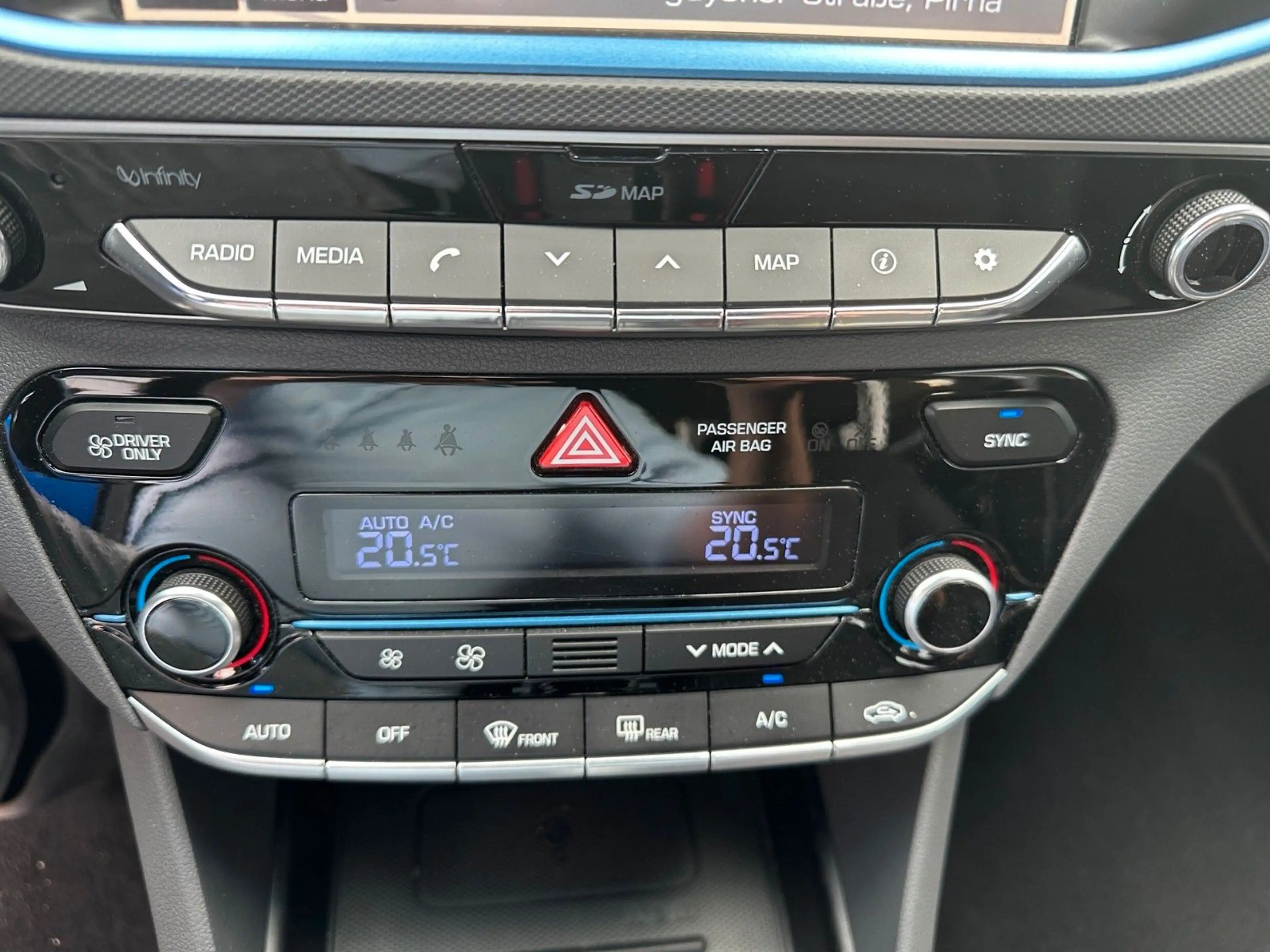 Hyundai IONIQ Ioniq Hybrid Style Bi-Xenon Navi — photo 12