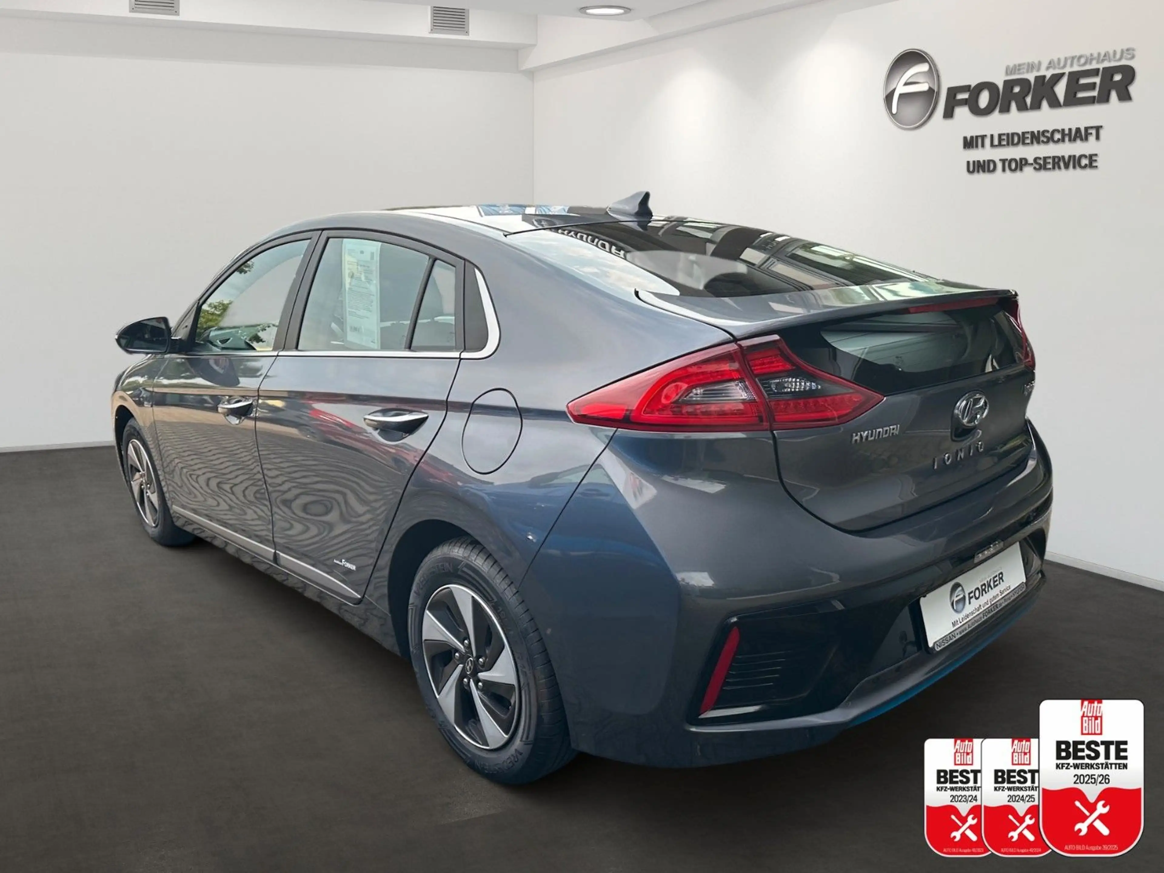 Hyundai IONIQ Ioniq Hybrid Style Bi-Xenon Navi — photo 4