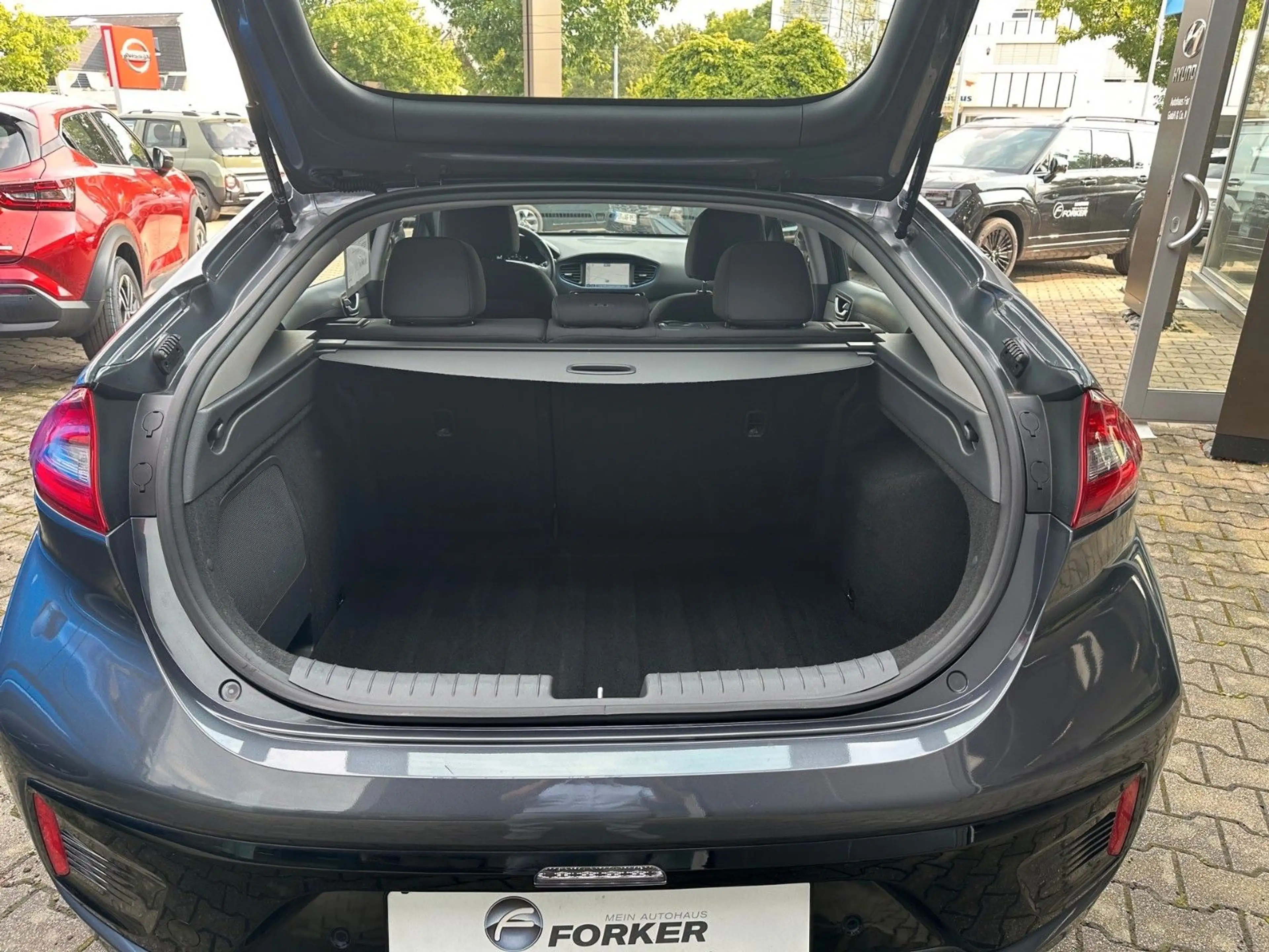 Hyundai IONIQ Ioniq Hybrid Style Bi-Xenon Navi — photo 8