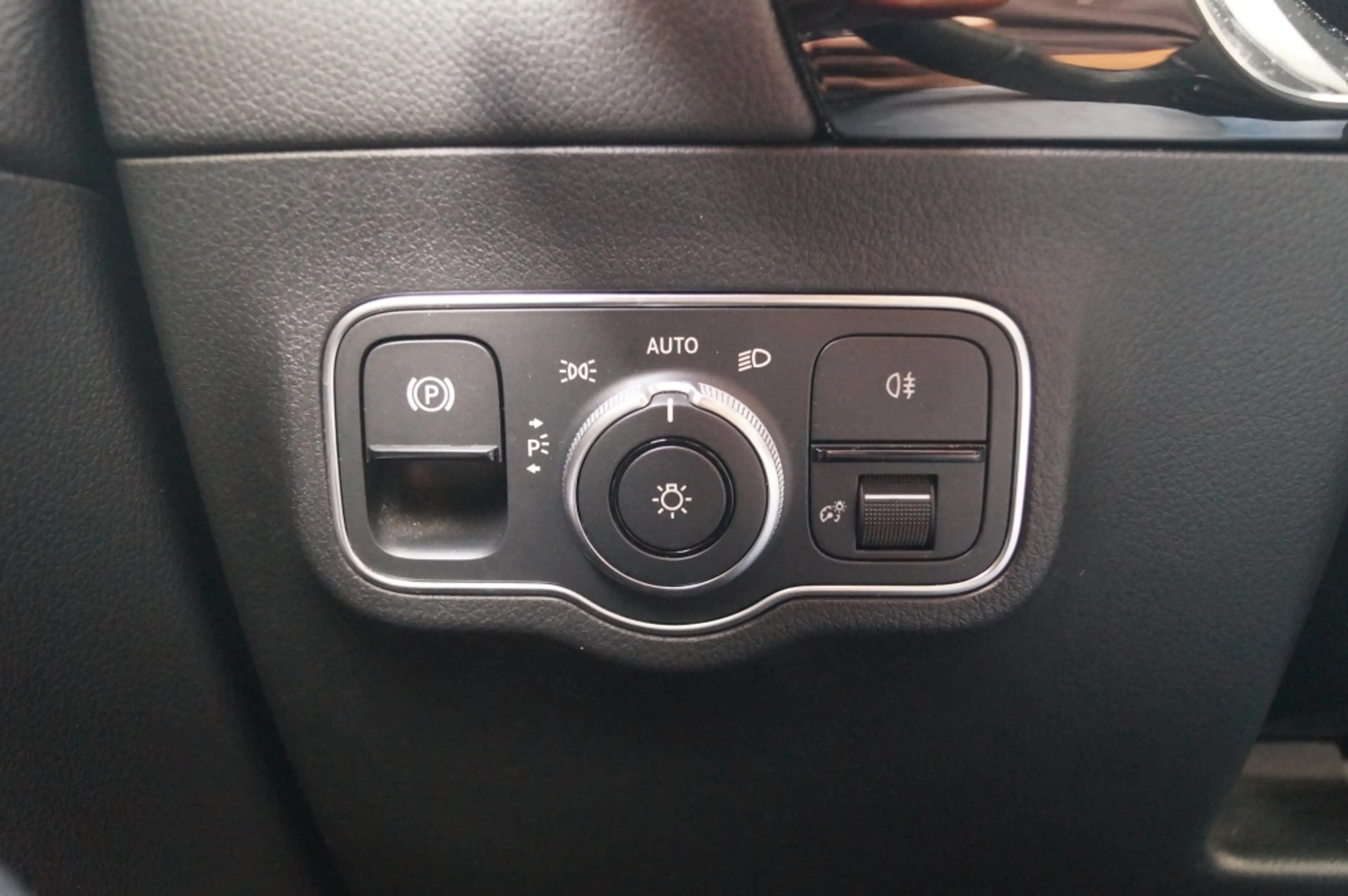 Mercedes-Benz GLA 180 180d Automaat Business Solution -ECC-NAVI-TREKHAAK — photo 18