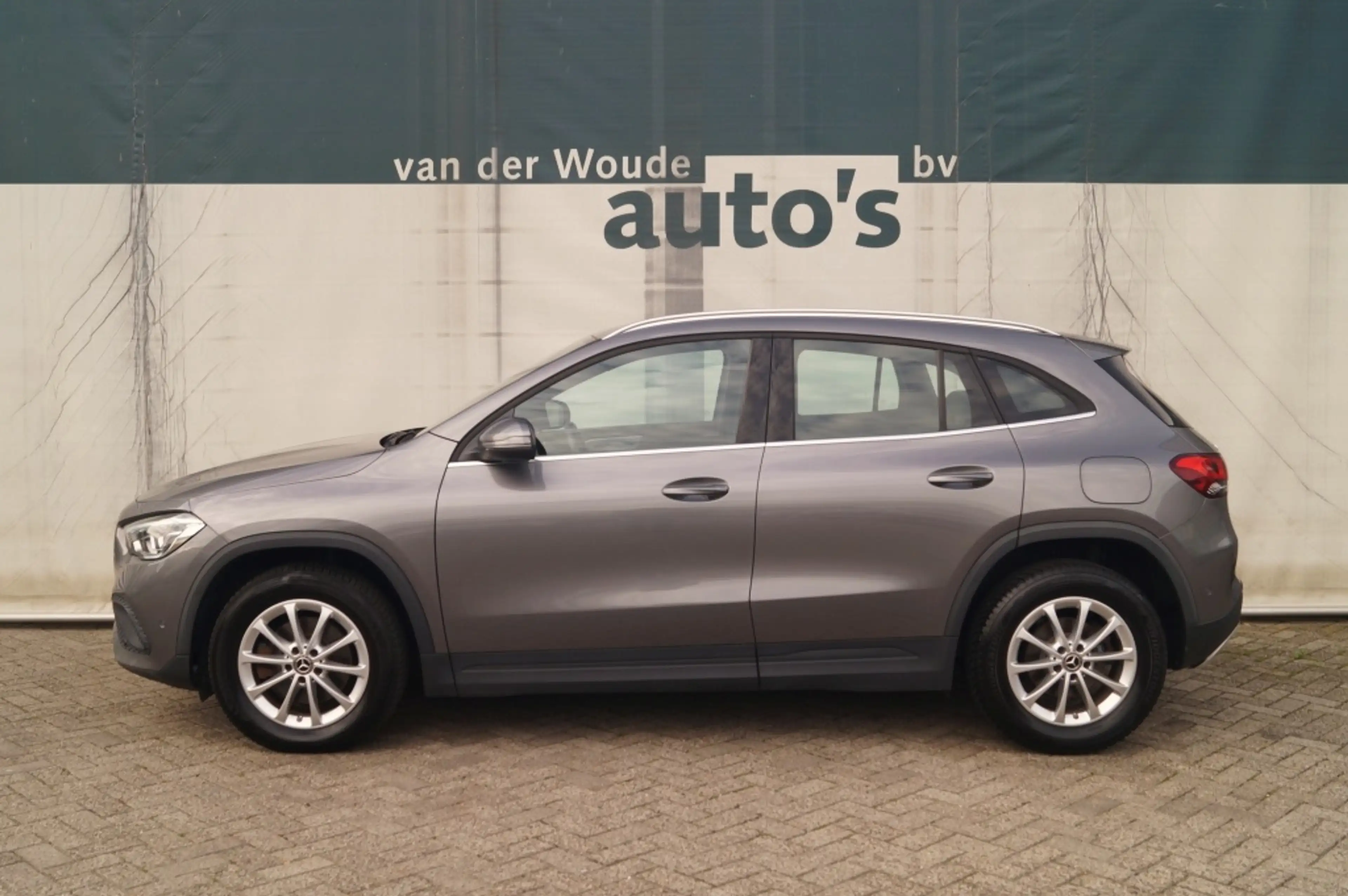 Mercedes-Benz GLA 180 180d Automaat Business Solution -ECC-NAVI-TREKHAAK