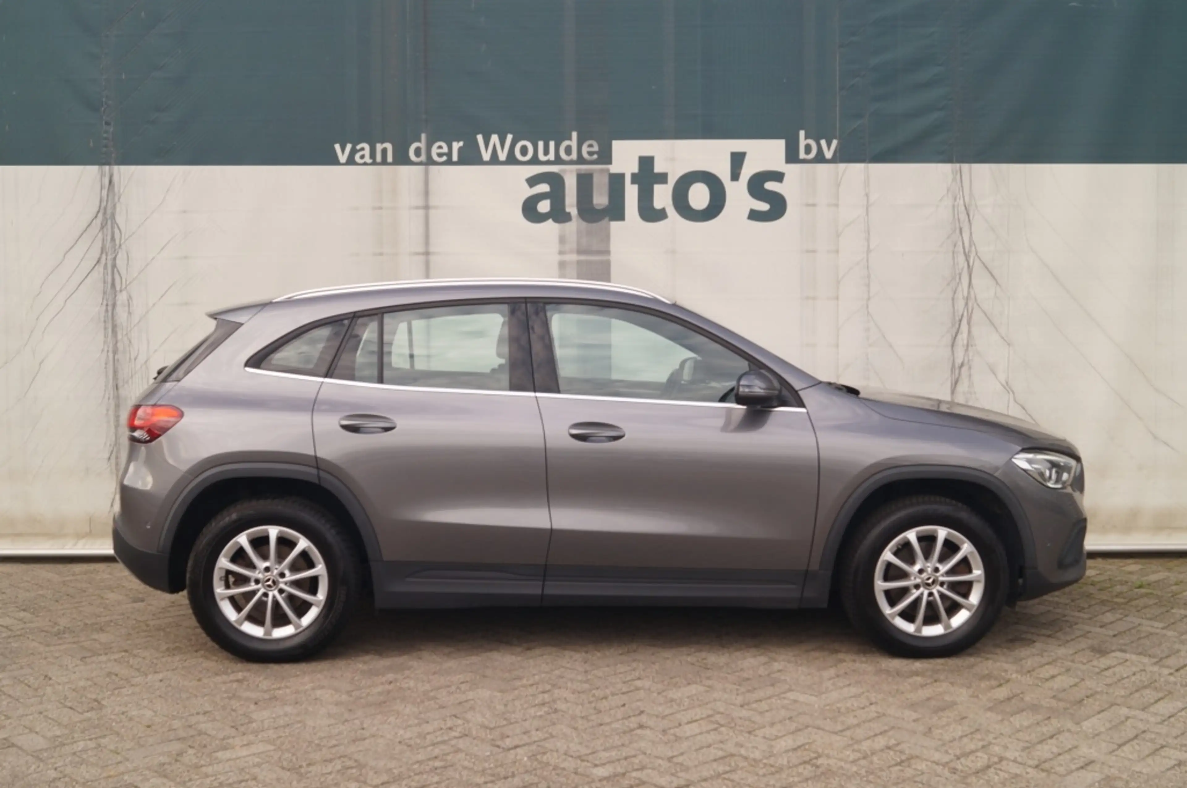 Mercedes-Benz GLA 180 180d Automaat Business Solution -ECC-NAVI-TREKHAAK — photo 2