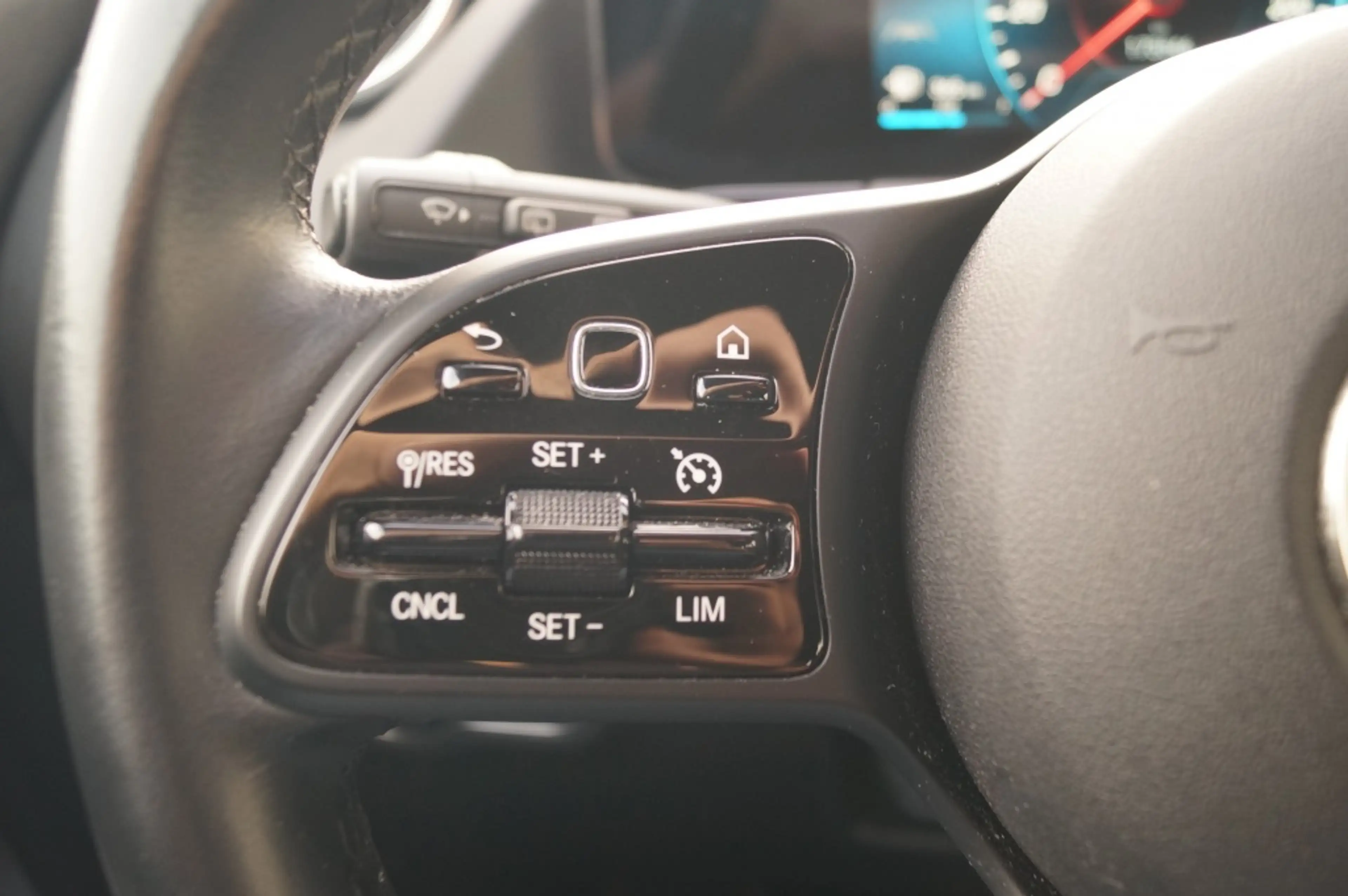 Mercedes-Benz GLA 180 180d Automaat Business Solution -ECC-NAVI-TREKHAAK — photo 13