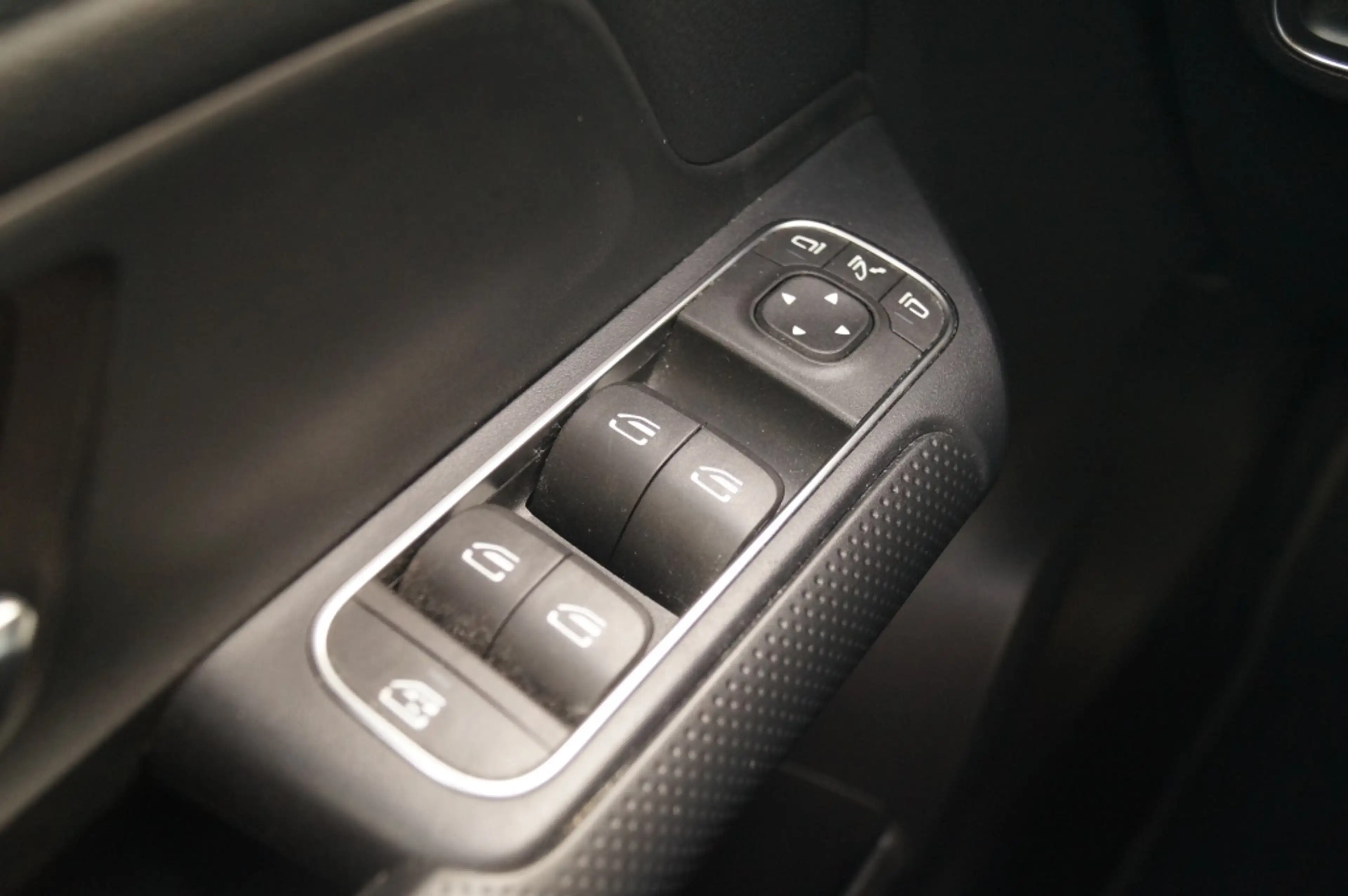 Mercedes-Benz GLA 180 180d Automaat Business Solution -ECC-NAVI-TREKHAAK — photo 17