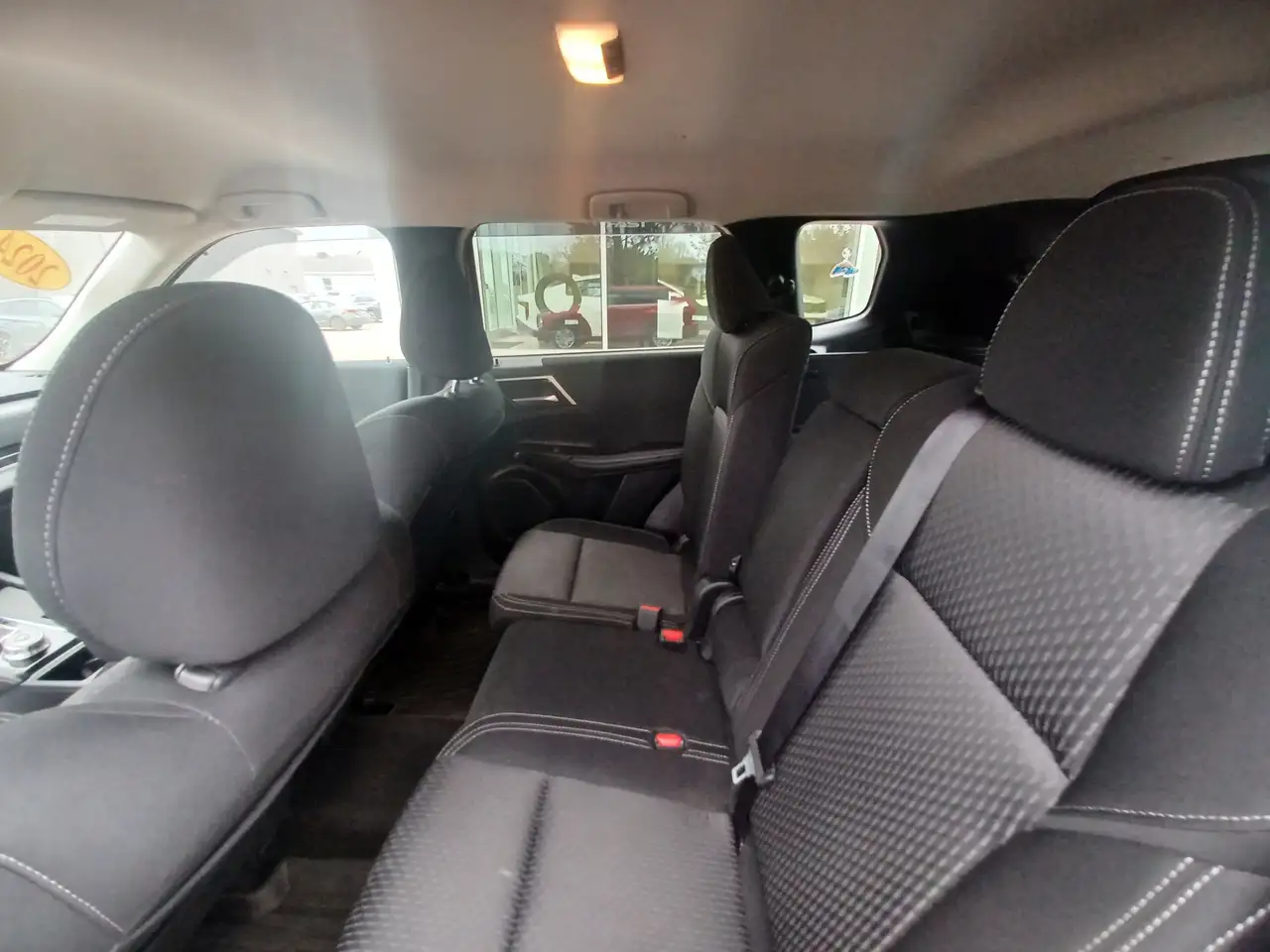 Mitsubishi Outlander снимка Mitsubishi Outlander