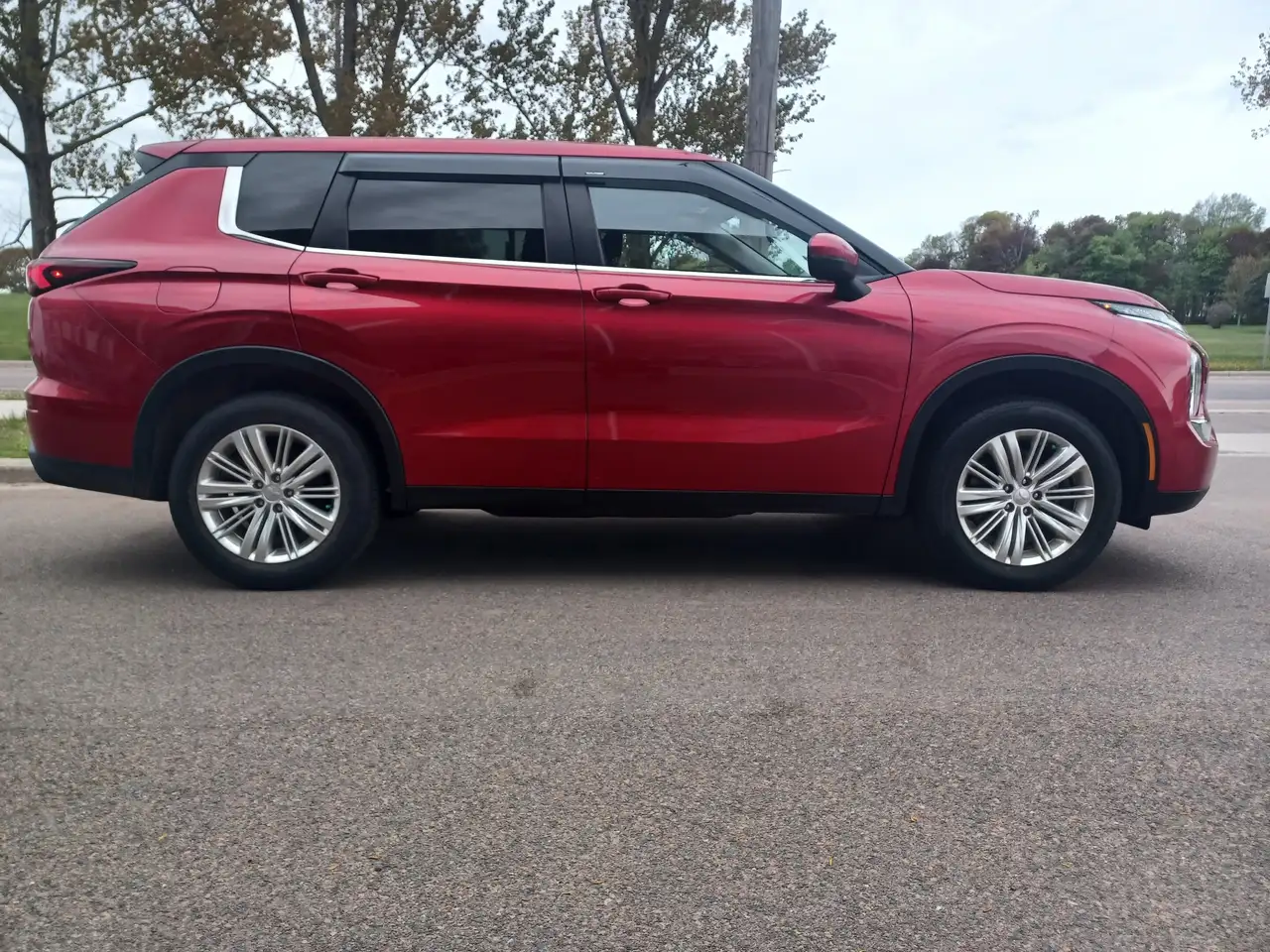Mitsubishi Outlander снимка Mitsubishi Outlander
