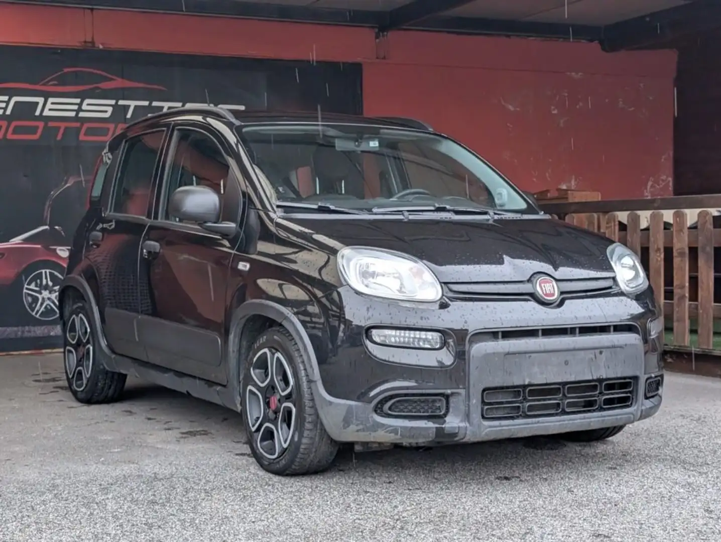 Fiat Panda 1.0 FireFly S&S Hybrid City Life Zwart - 1