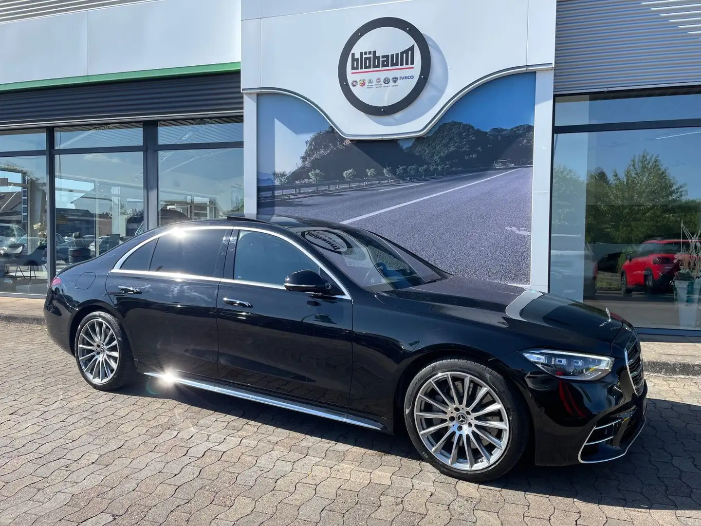 Mercedes-Benz S 580 e Lang AMG Pano Burmester HUD Leder uvm. Schwarz - 2