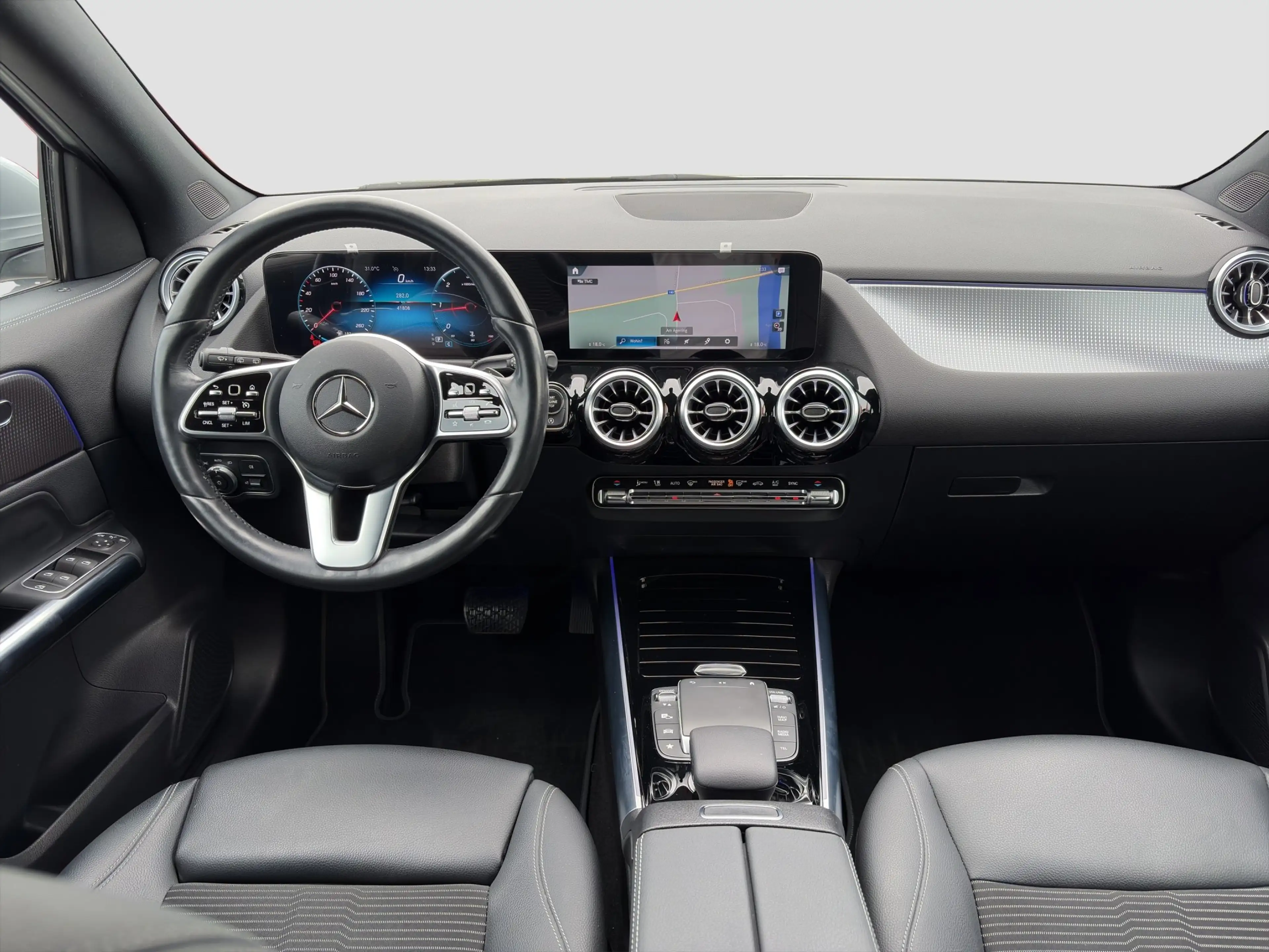 Mercedes-Benz GLA 200 d 4Matic — photo 12