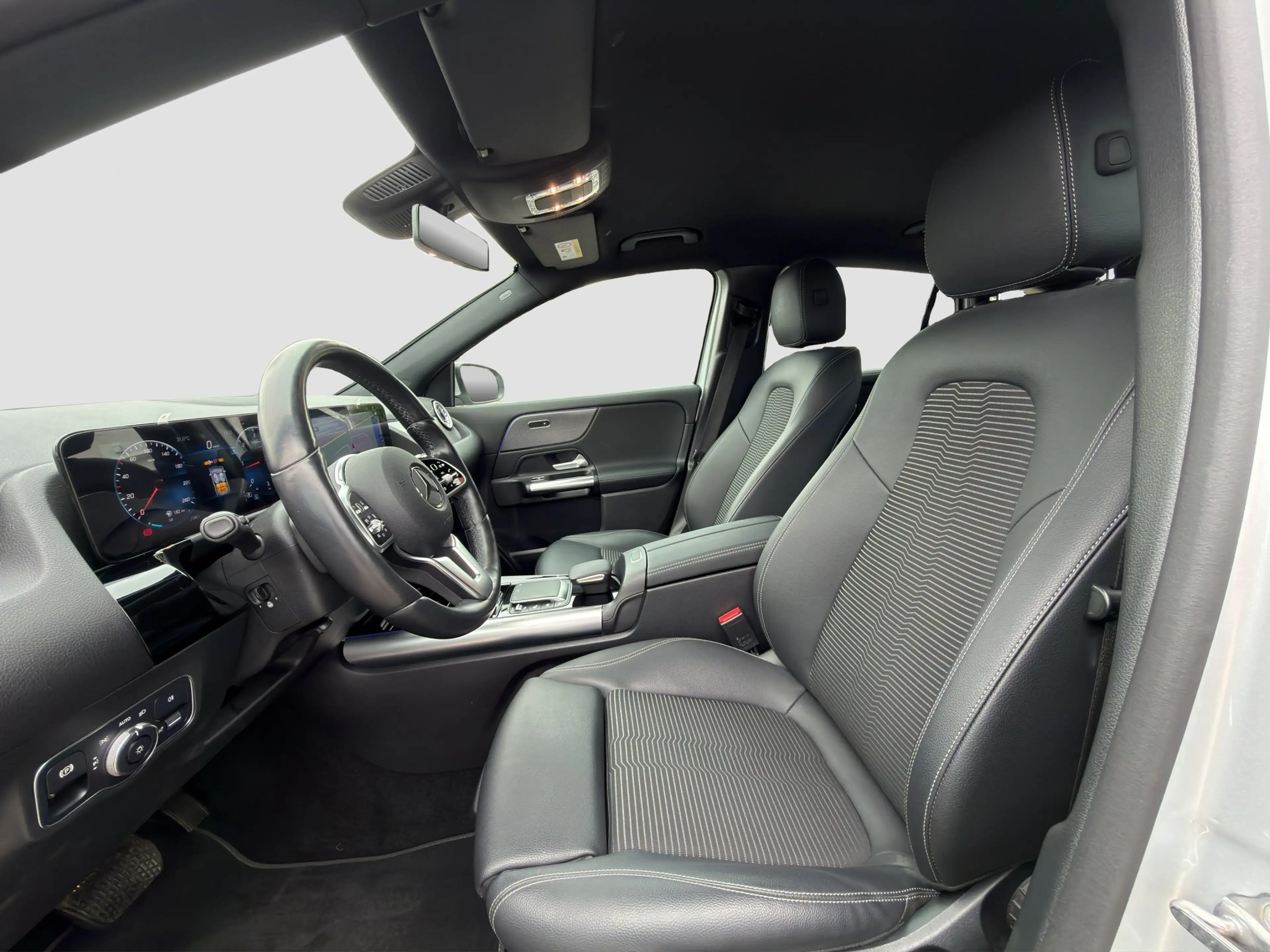 Mercedes-Benz GLA 200 d 4Matic — photo 7