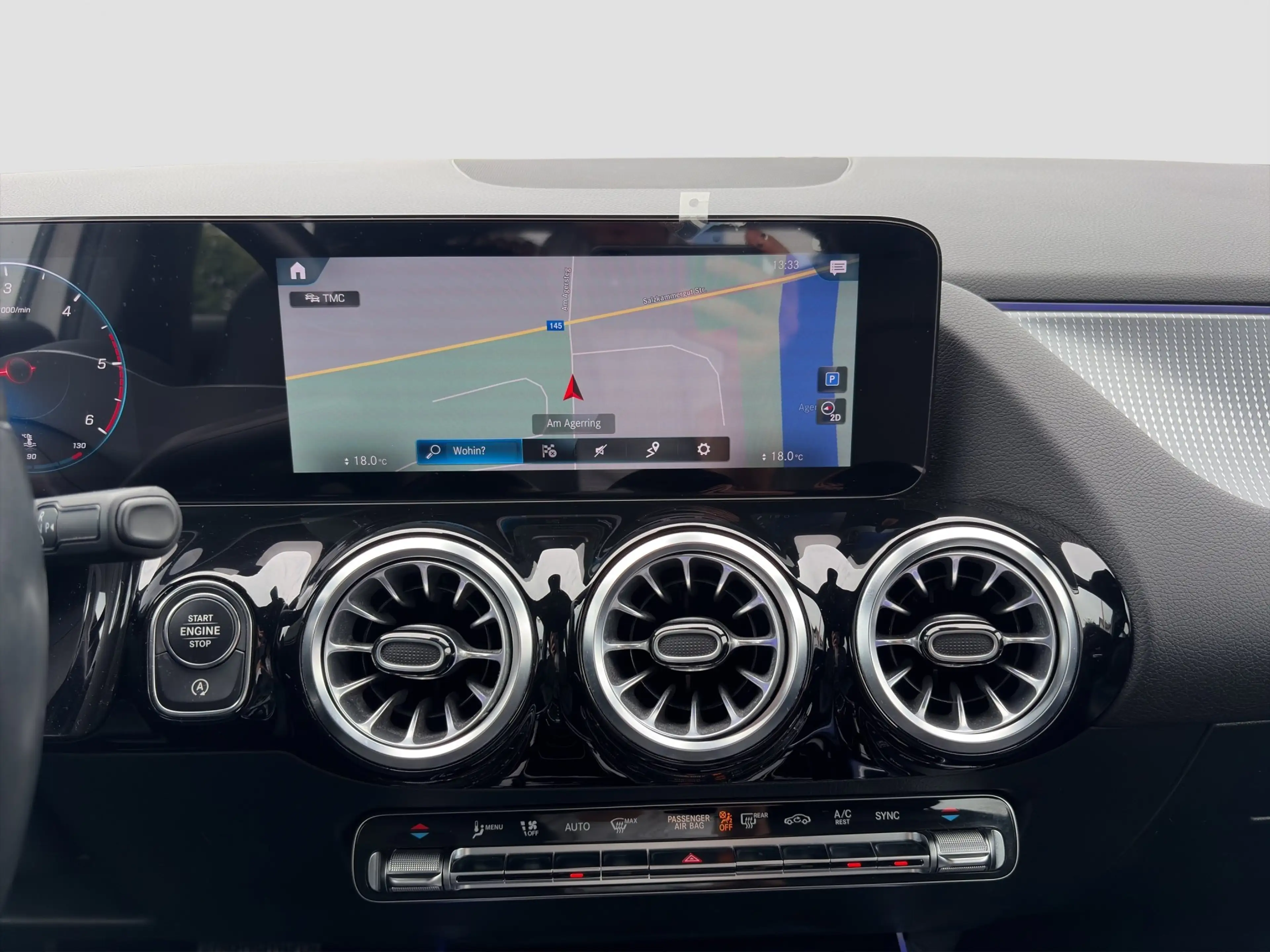 Mercedes-Benz GLA 200 d 4Matic — photo 14