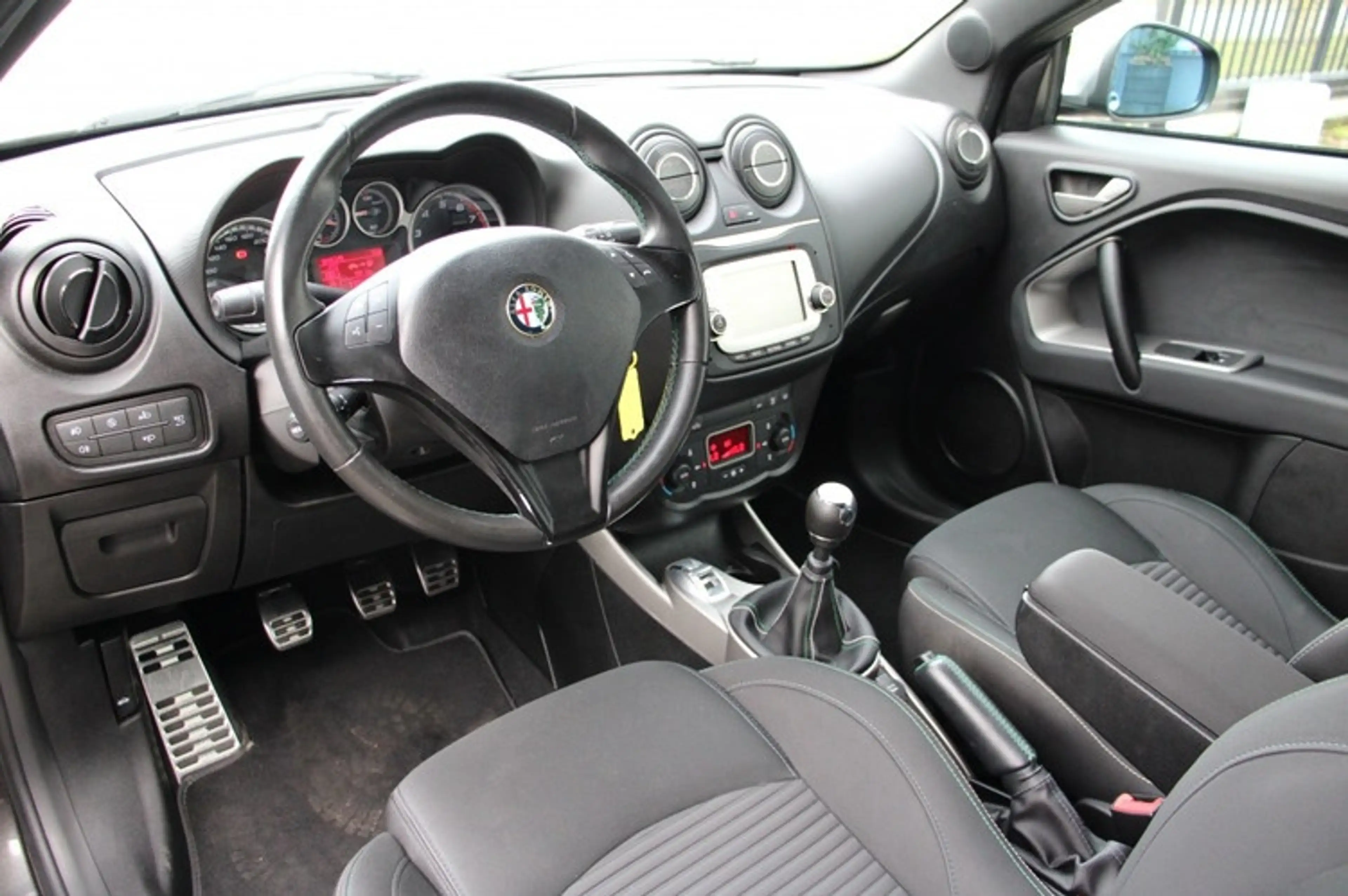 Alfa Romeo MiTo 0.9 TwinAir Distinct — photo 12