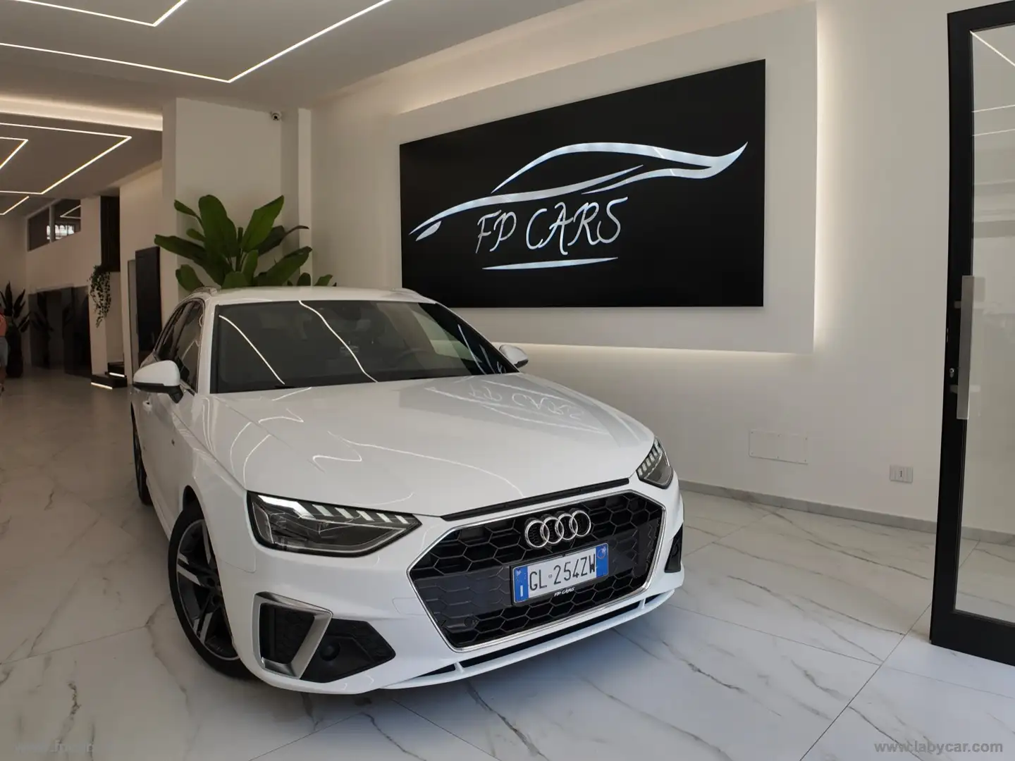 Audi A4 30 TDI/136CV S tronic S line edition Bianco - 1