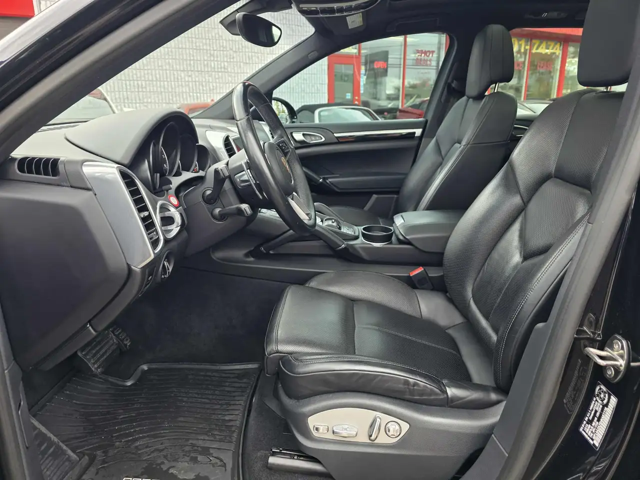 Porsche Cayenne снимка Porsche Cayenne