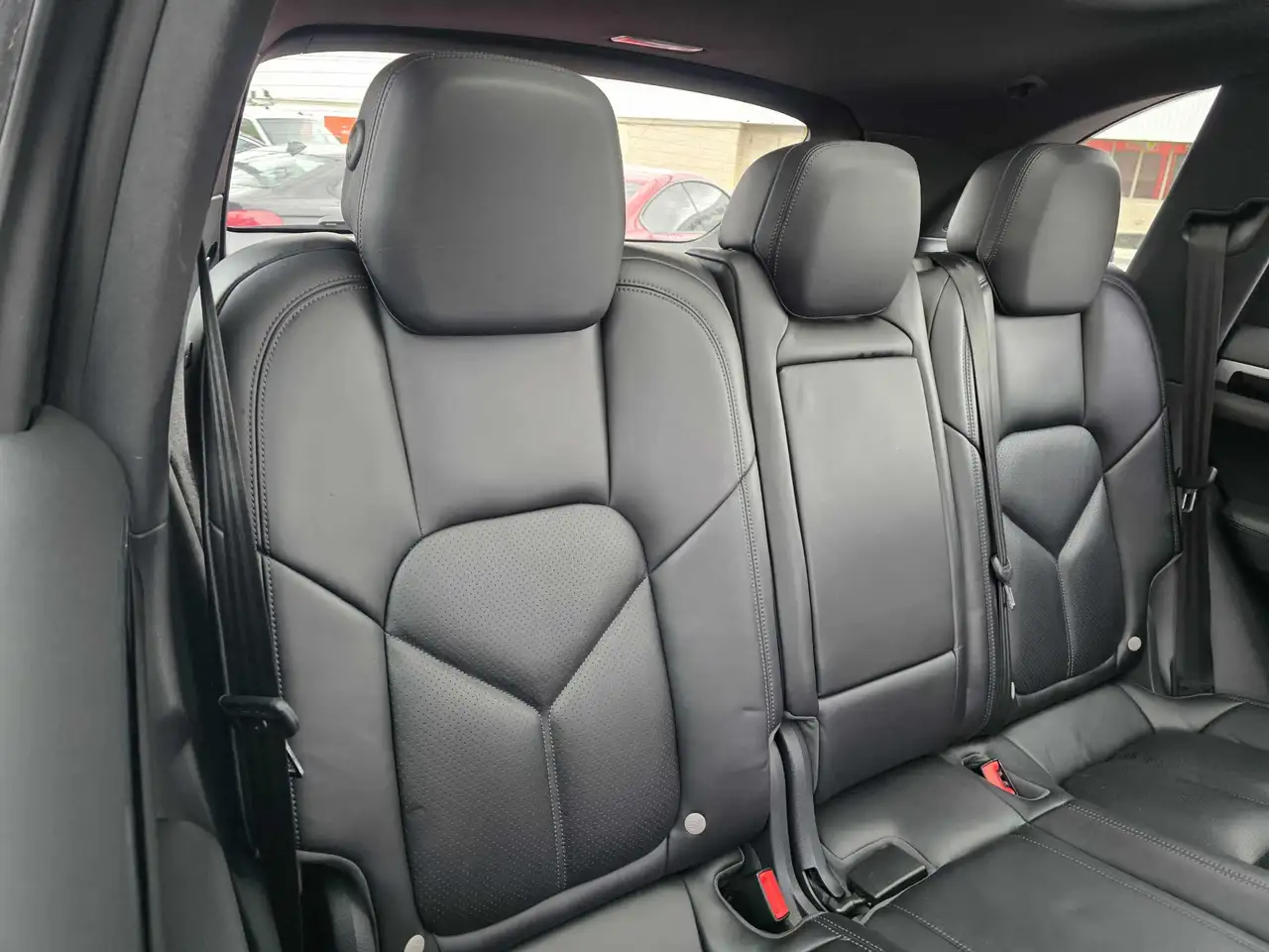 Porsche Cayenne снимка Porsche Cayenne