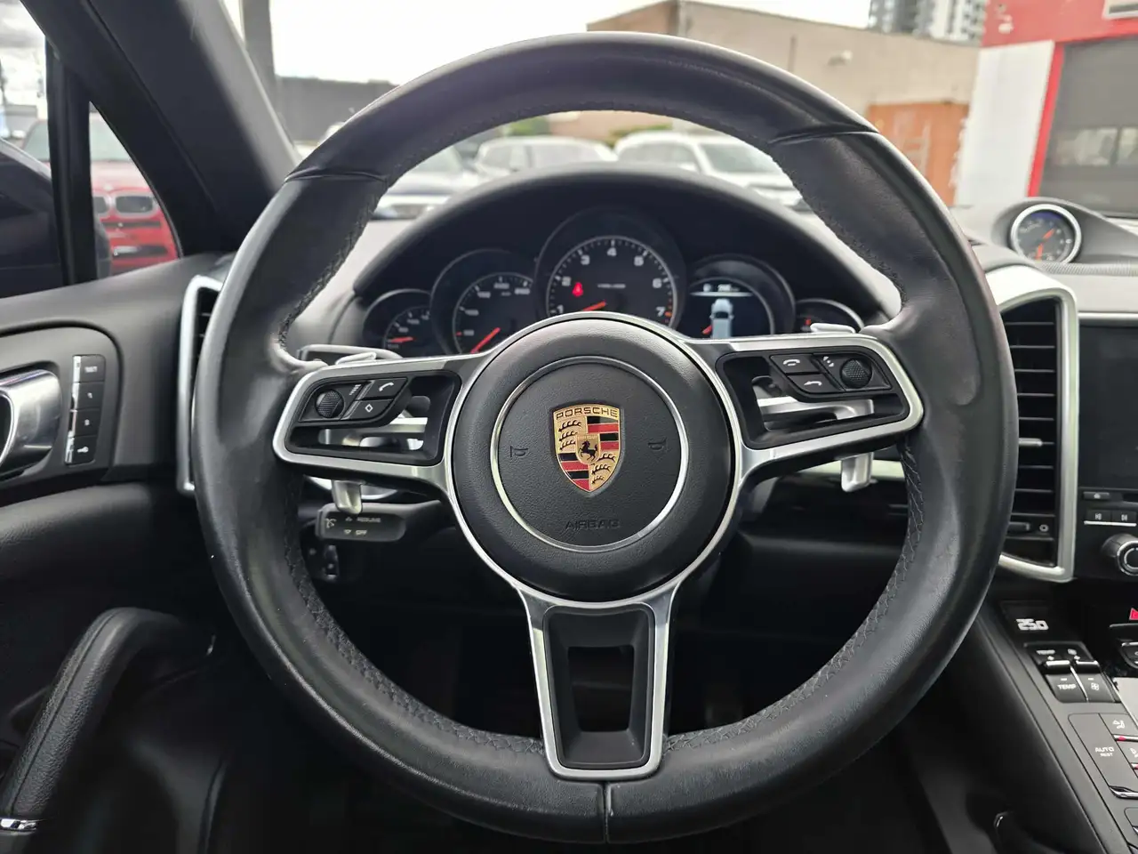 Porsche Cayenne снимка Porsche Cayenne