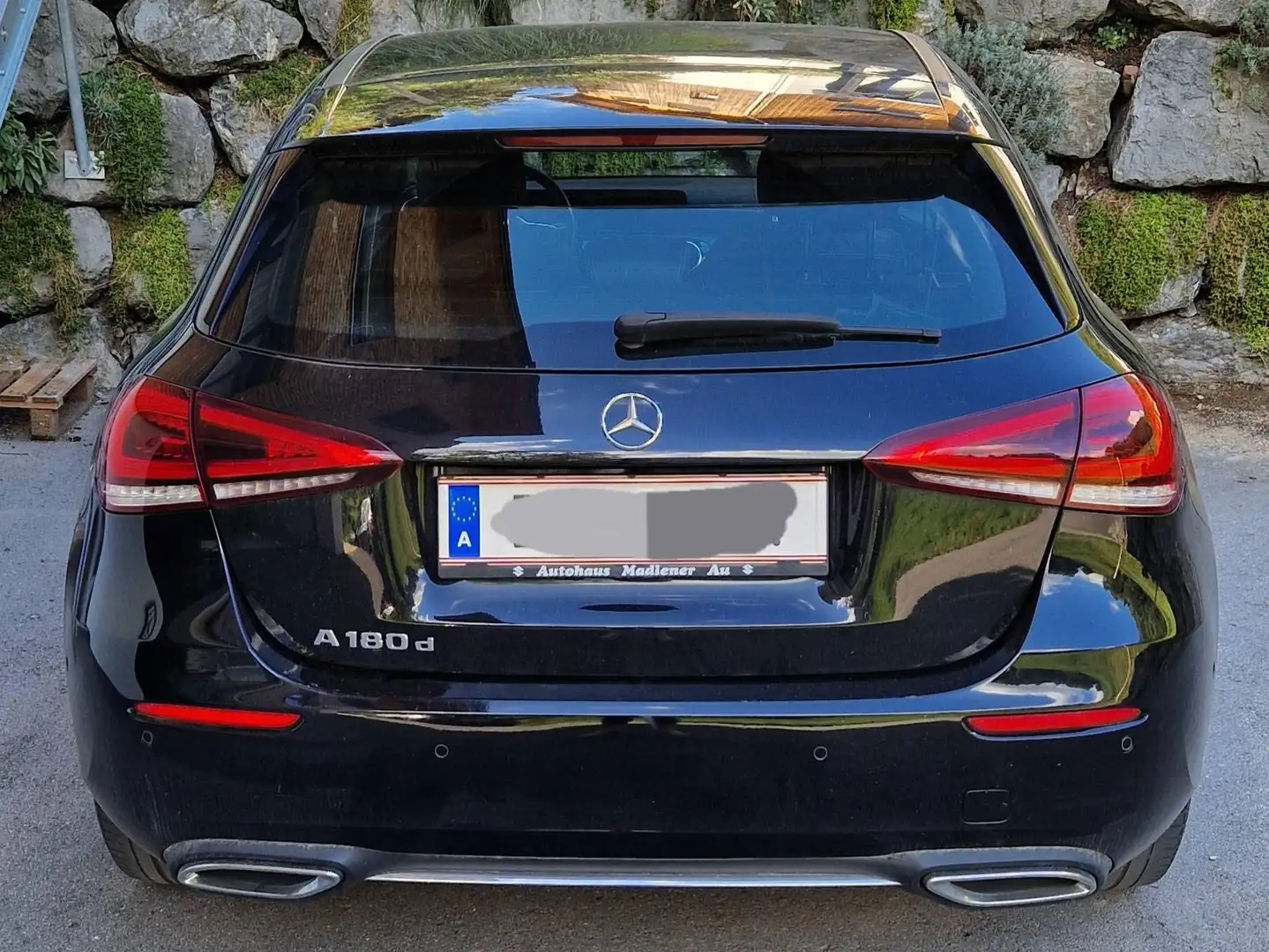 Mercedes-Benz A 180 A 180 d Aut. Schwarz - 2