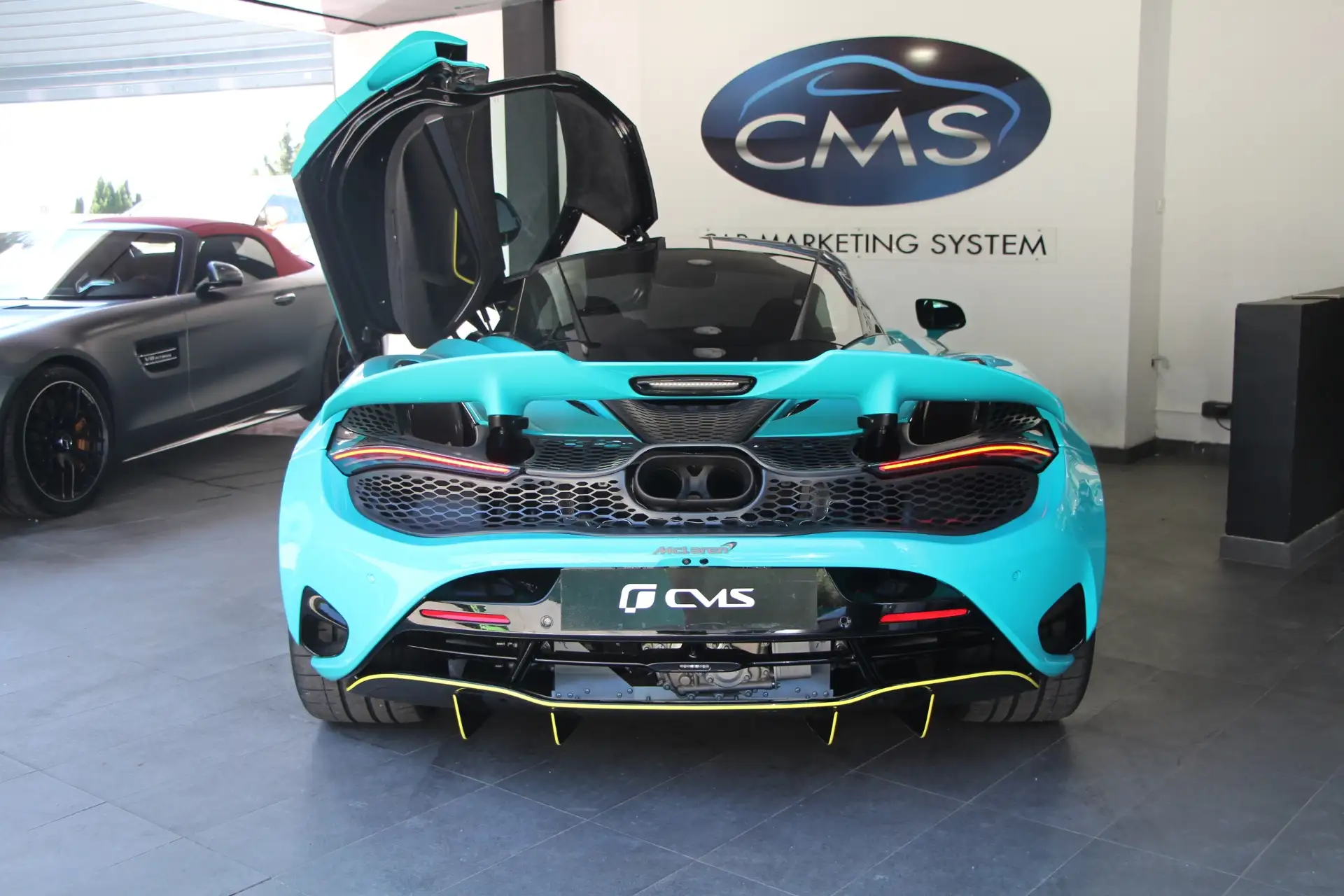 맥라렌 750S 750 2024 청록 사진 7
