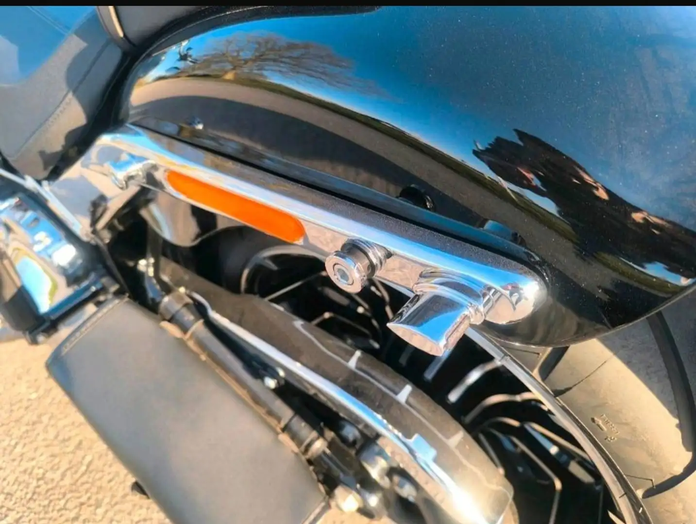 Harley-Davidson Breakout 117 Negro - 2