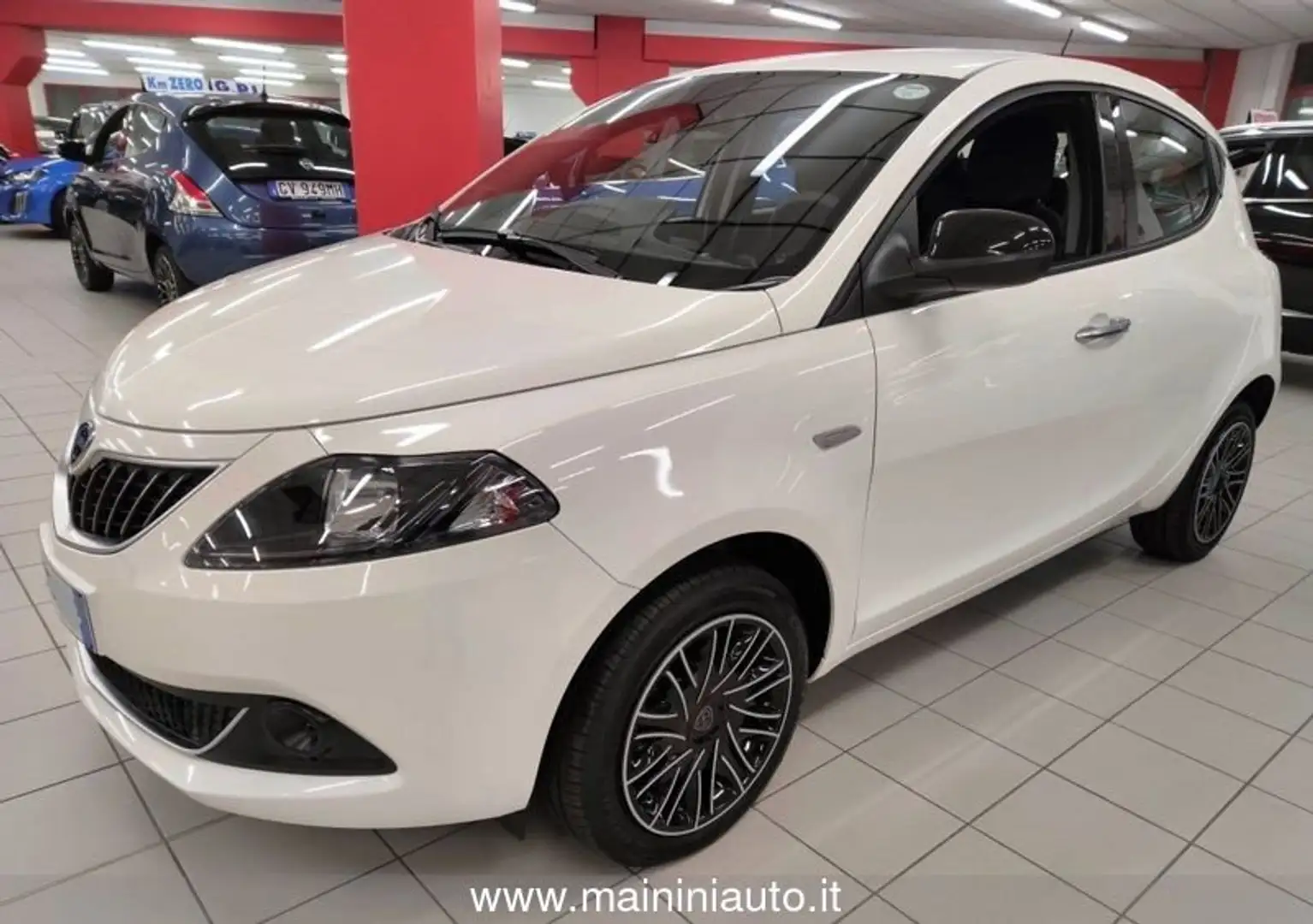 Lancia Ypsilon 1.0 Hybrid 70cv 5P Platino + Car Play "SUPER PROM Blanco - 1
