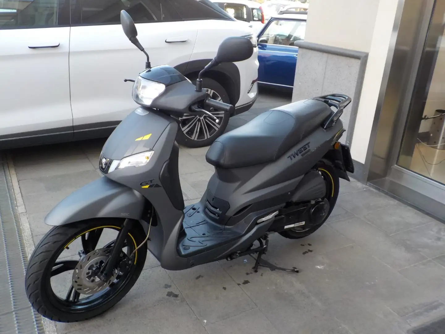 Peugeot Tweet 125 - Anno 2021 Gri - 2