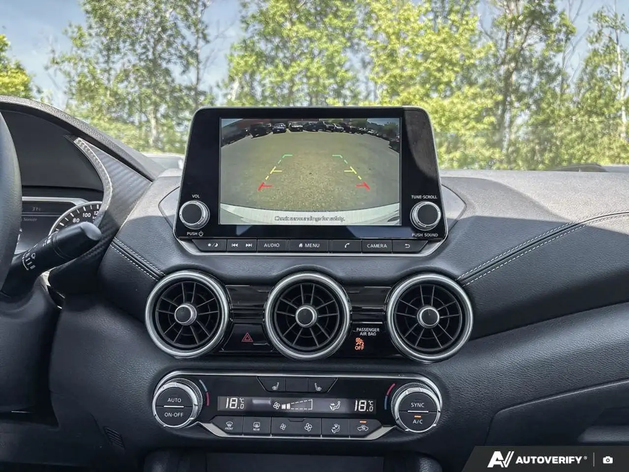 Nissan Sentra снимка Nissan Sentra