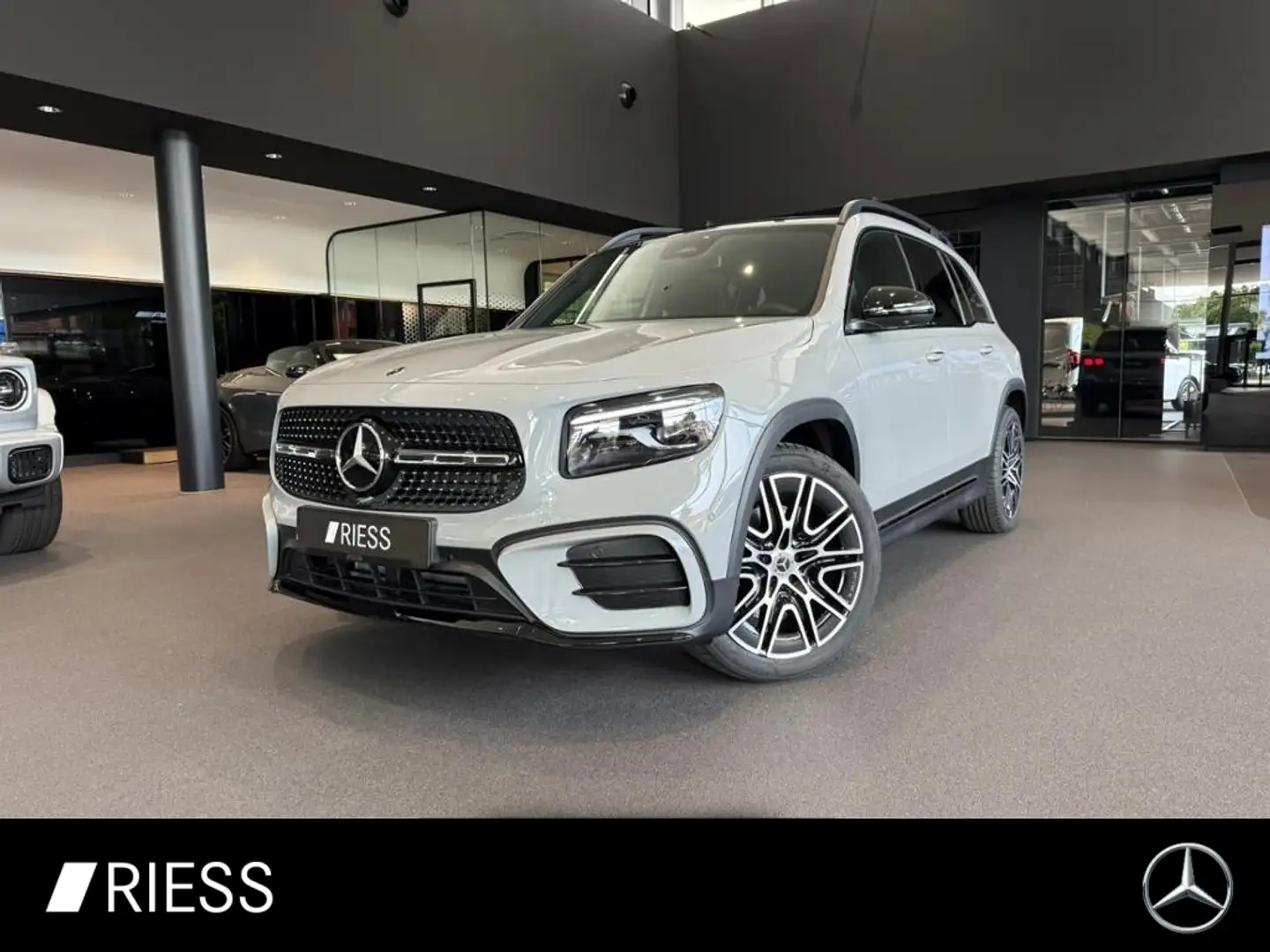 Mercedes-Benz GLB 250 4M AMG+PANO+AHK+MULTIB+HUD+DISTR+KEYL+ Gris - 1