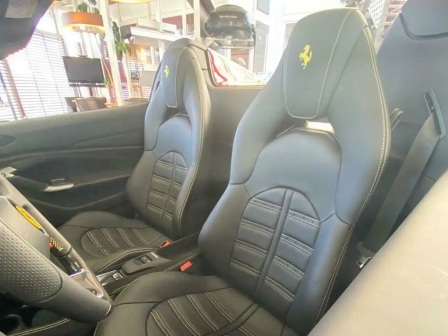 Ferrari F8 Spider Tributo eNp.364.000¤ da 11 Carbon Extras Rot - 2