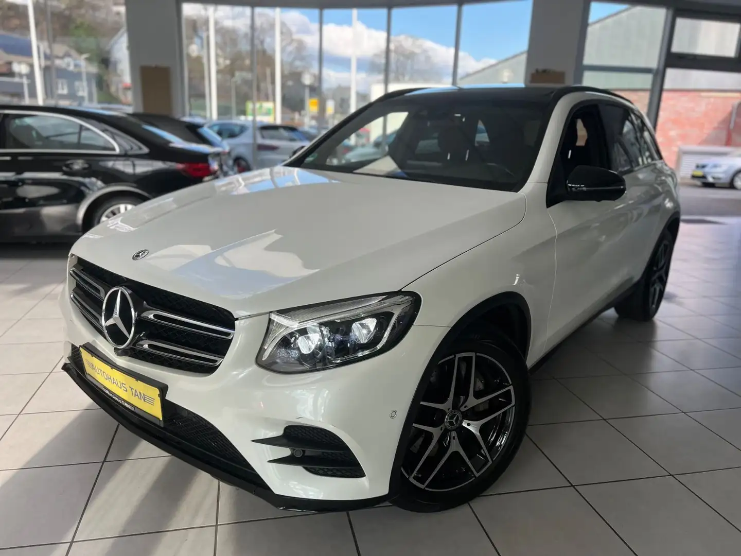 Mercedes-Benz GLC 350 d 4Matic AMG LINE *PANORAMADACH* Blanc - 1