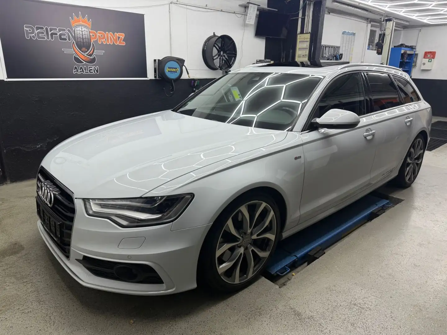 Audi A6 Avant 3.0 TDI quattro/S-line/Matrix/BOSE/AHK Weiß - 1