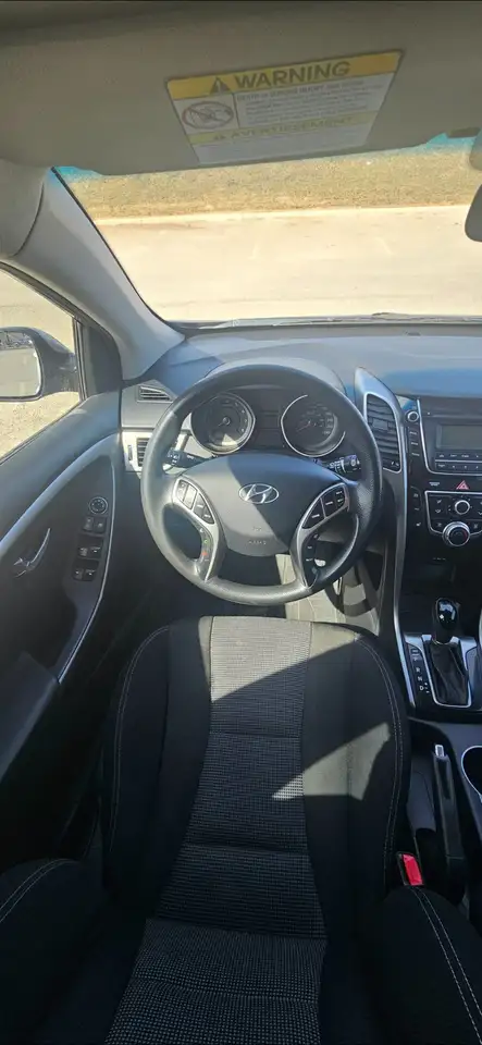 Hyundai ELANTRA снимка Hyundai ELANTRA