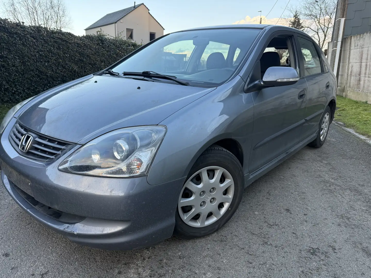 Honda Civic 1.4i ESSENCE Airco PDC Faible KM Lez ok GARANTIE Gris - 1
