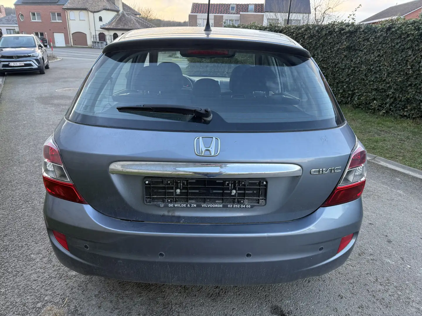 Honda Civic 1.4i ESSENCE Airco PDC Faible KM Lez ok GARANTIE Gris - 2