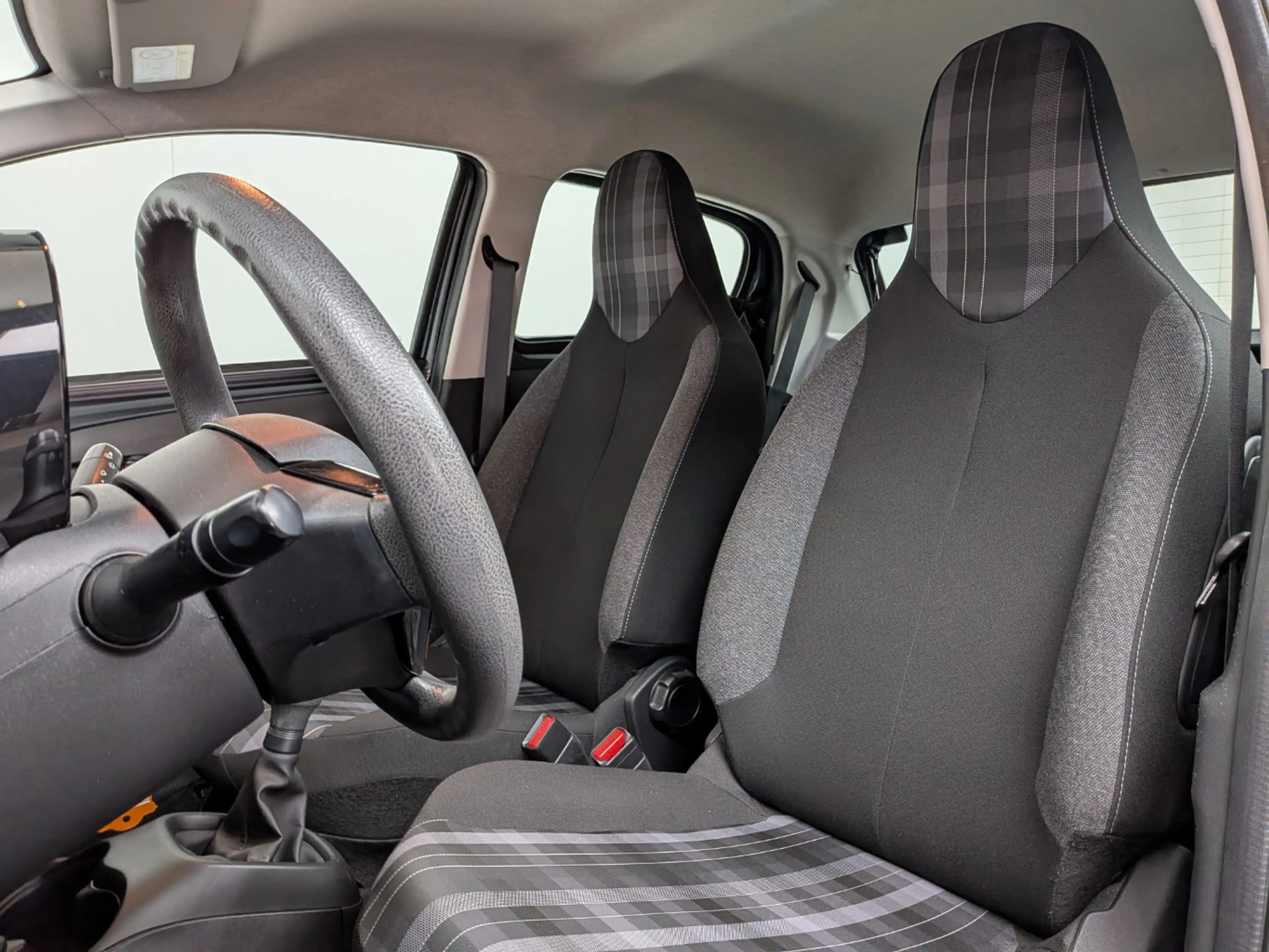 Peugeot 108 1.0 e-VTi Active — photo 6