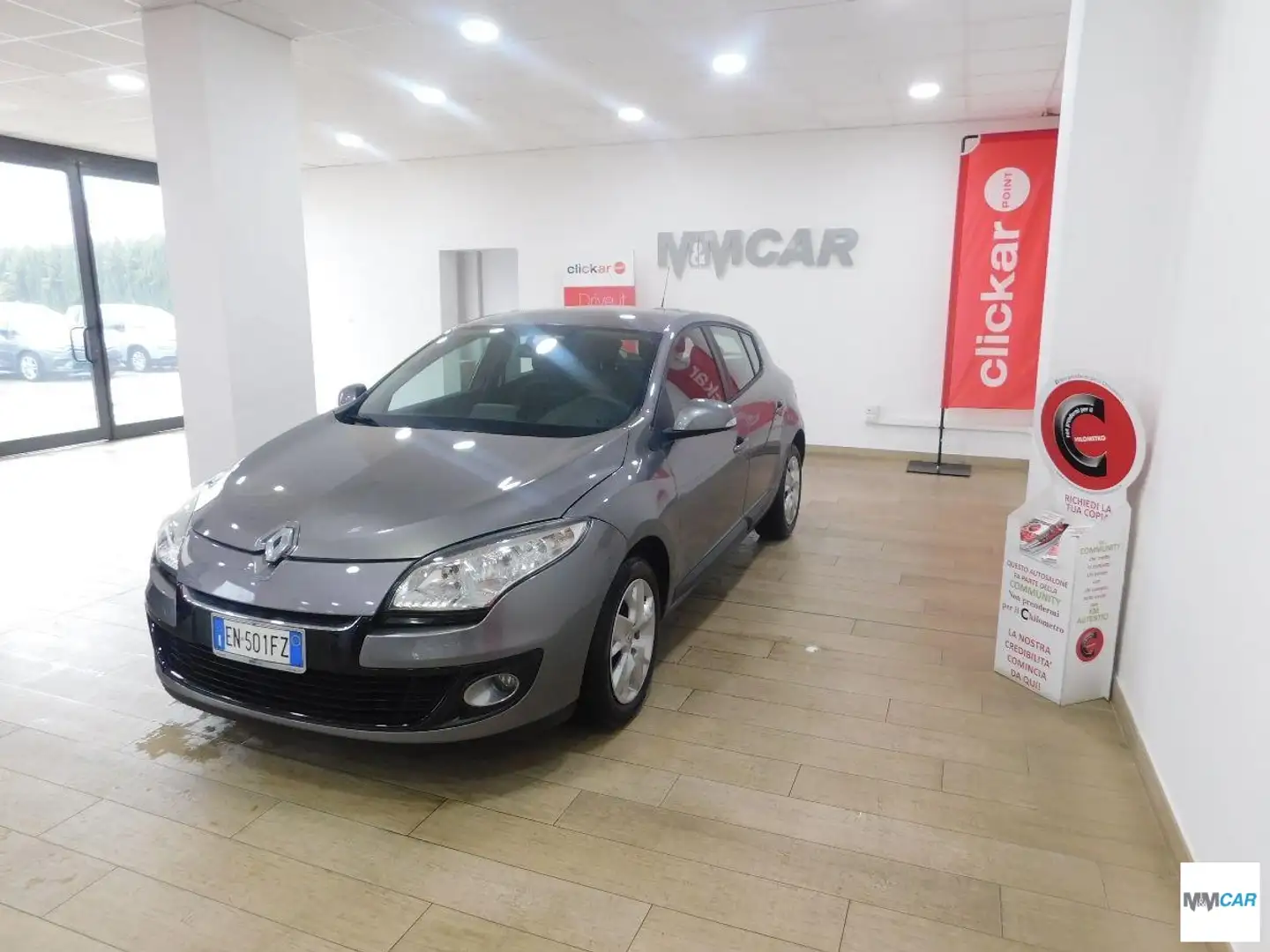 Renault Megane 1.5 dCi 110 CV Wave Grau - 2