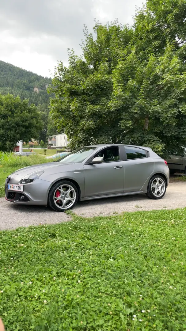 Alfa Romeo Giulietta Veloce 1.750 TBi TCT Grau - 1